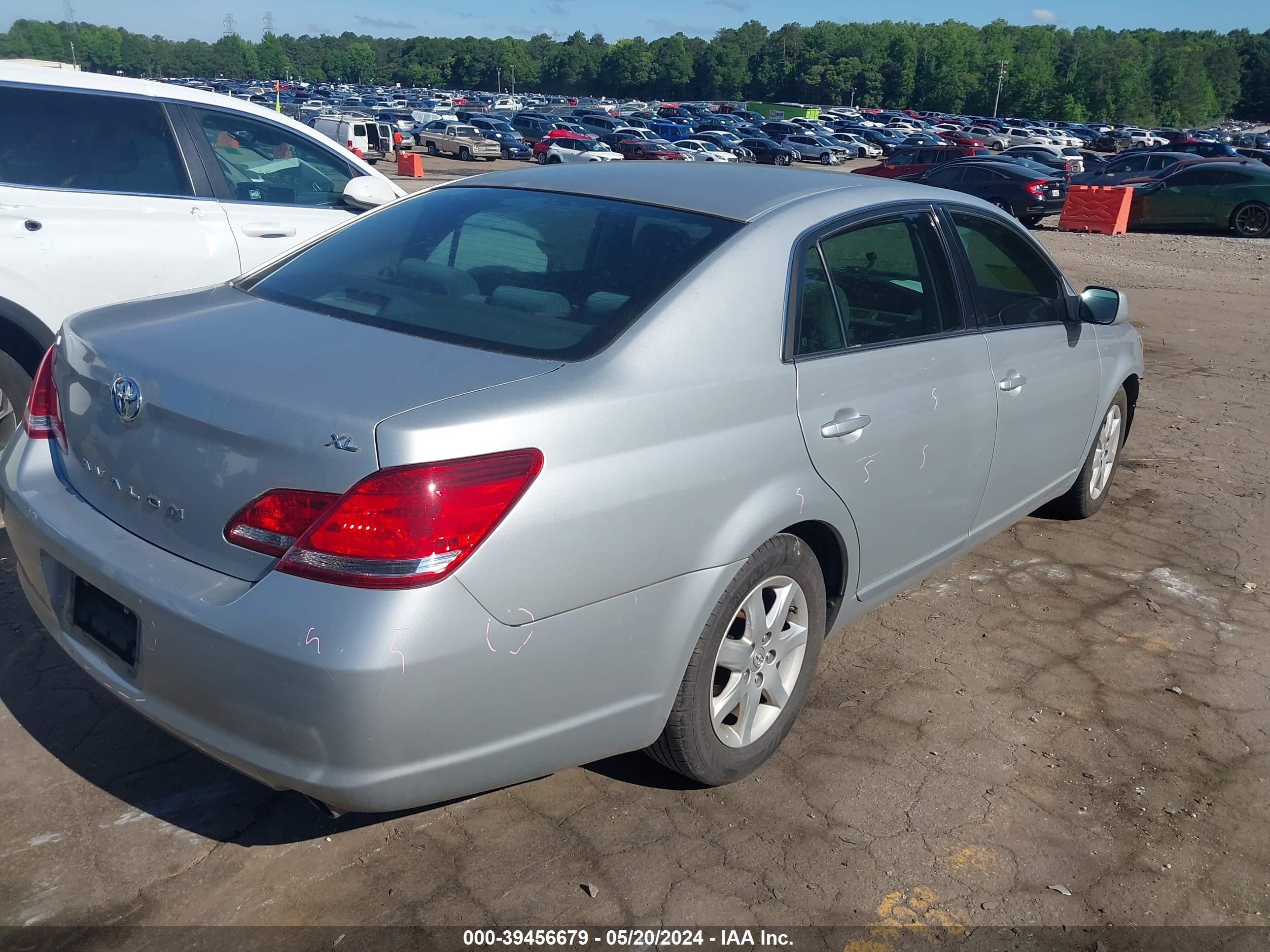 Photo 3 VIN: 4T1BK36B07U239009 - TOYOTA AVALON 