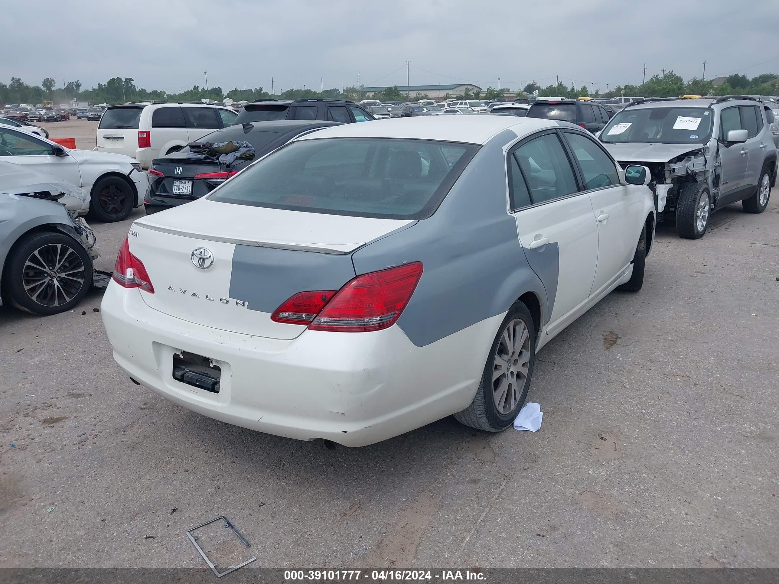 Photo 3 VIN: 4T1BK36B08U279818 - TOYOTA AVALON 