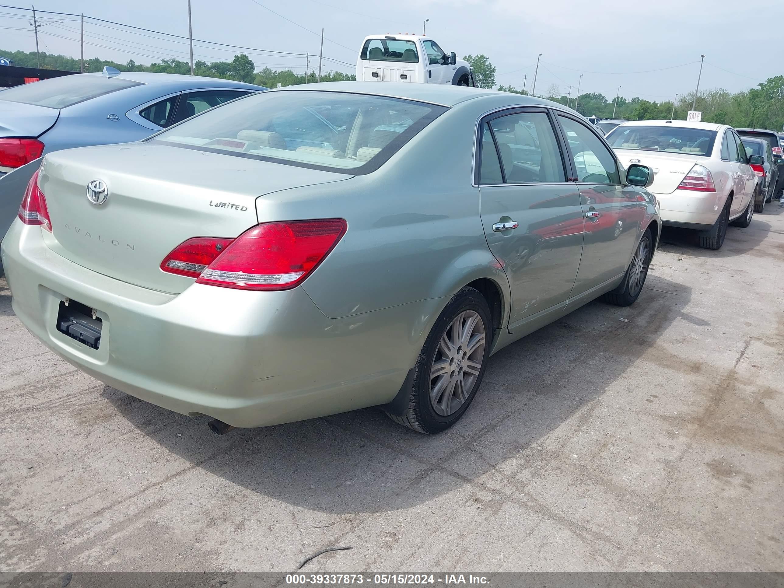 Photo 3 VIN: 4T1BK36B08U281018 - TOYOTA AVALON 