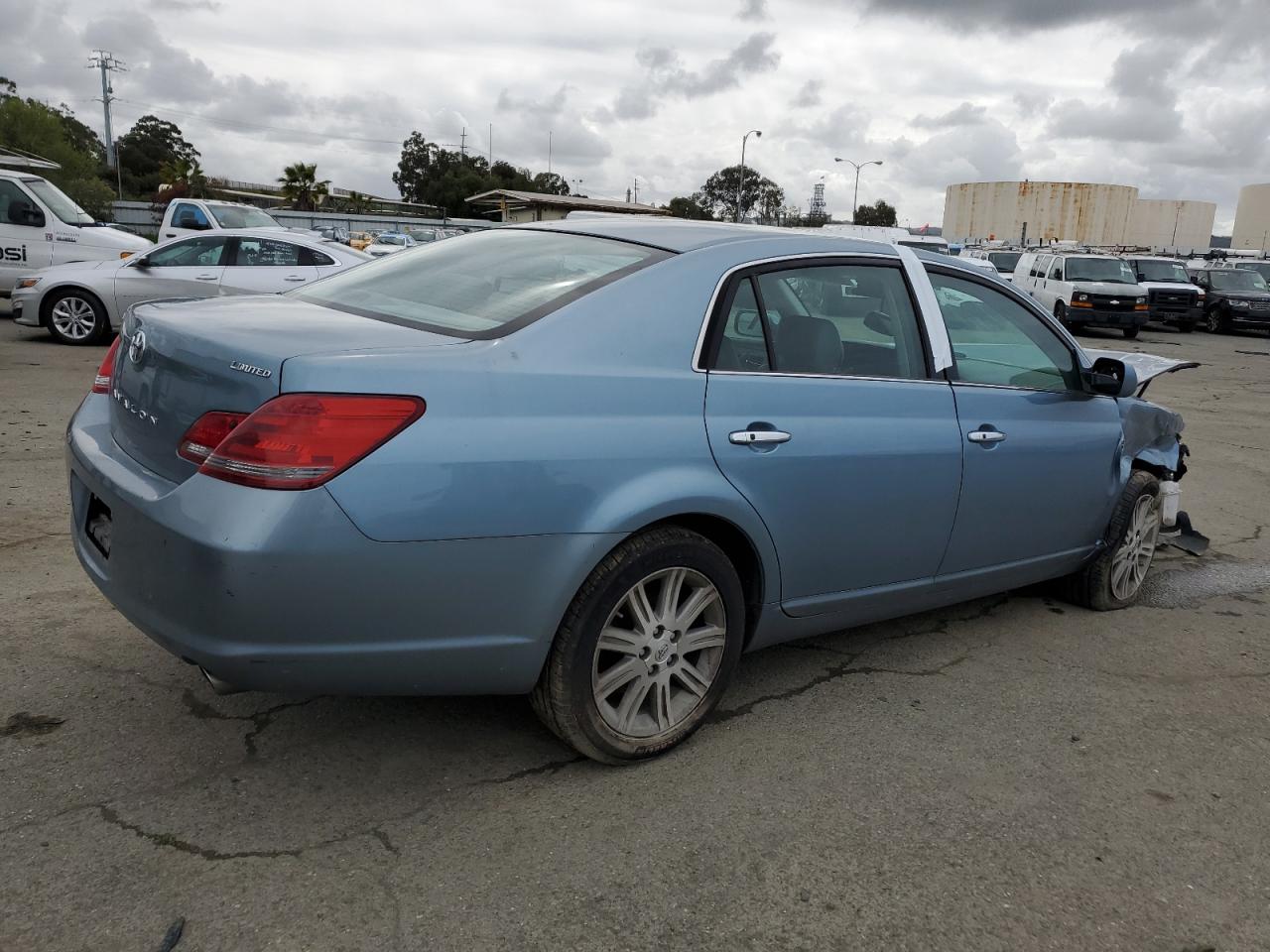 Photo 2 VIN: 4T1BK36B08U287174 - TOYOTA AVALON 