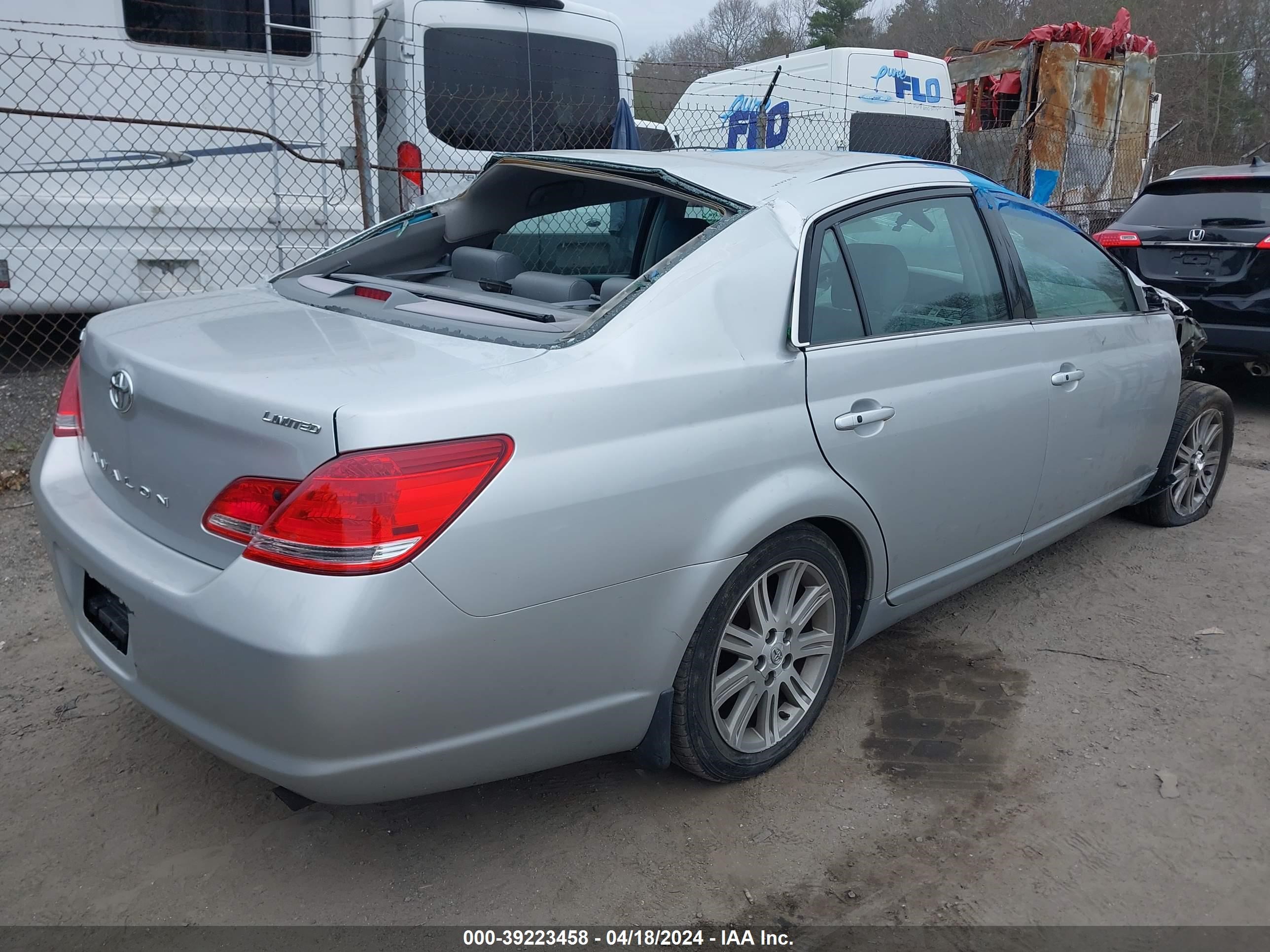 Photo 3 VIN: 4T1BK36B15U018791 - TOYOTA AVALON 