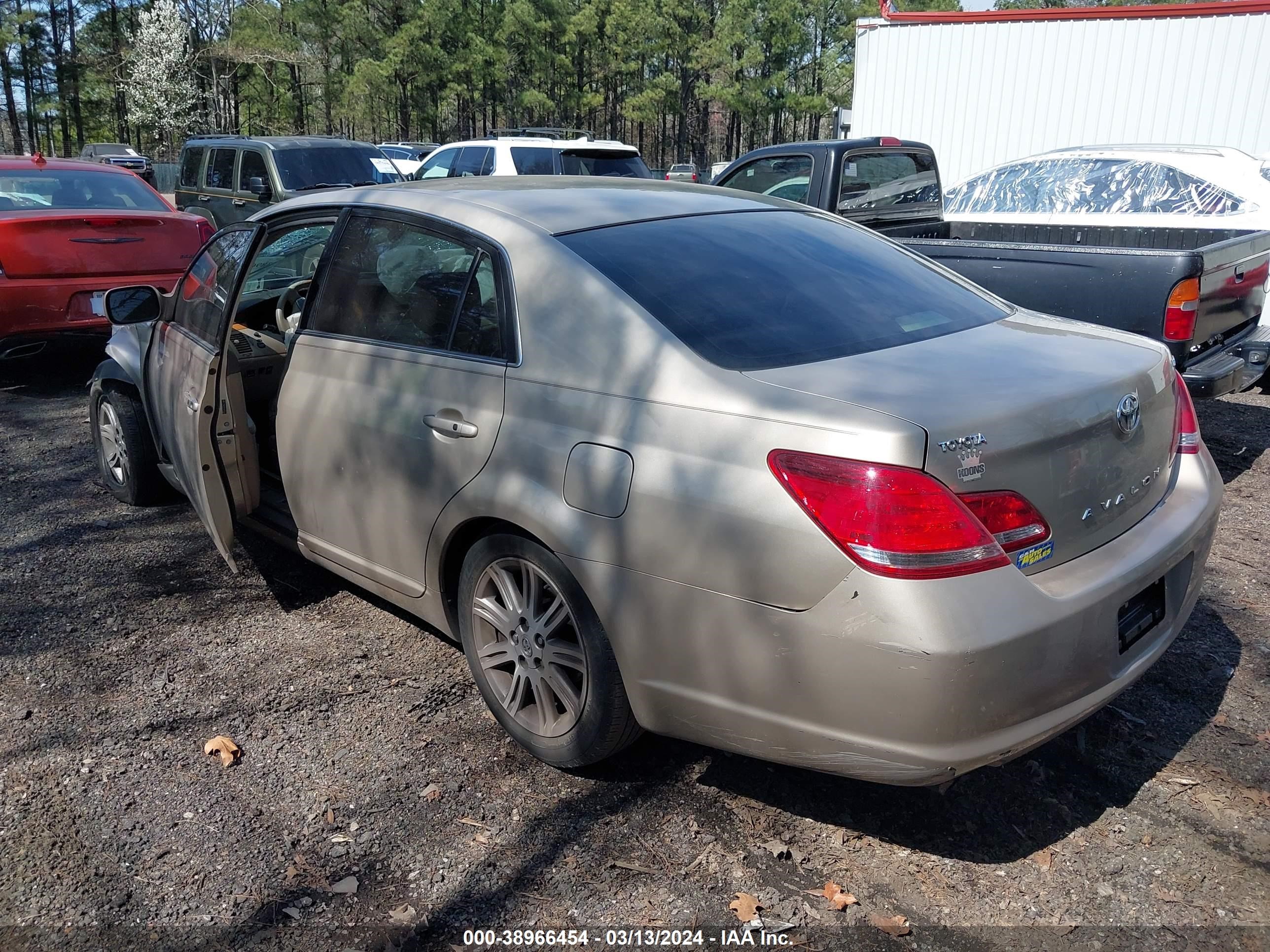 Photo 2 VIN: 4T1BK36B15U022162 - TOYOTA AVALON 