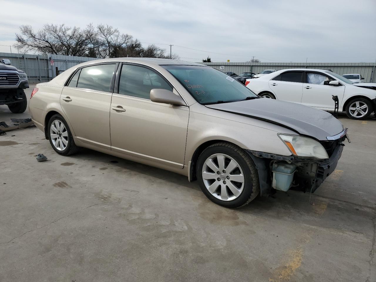 Photo 3 VIN: 4T1BK36B16U072058 - TOYOTA AVALON 