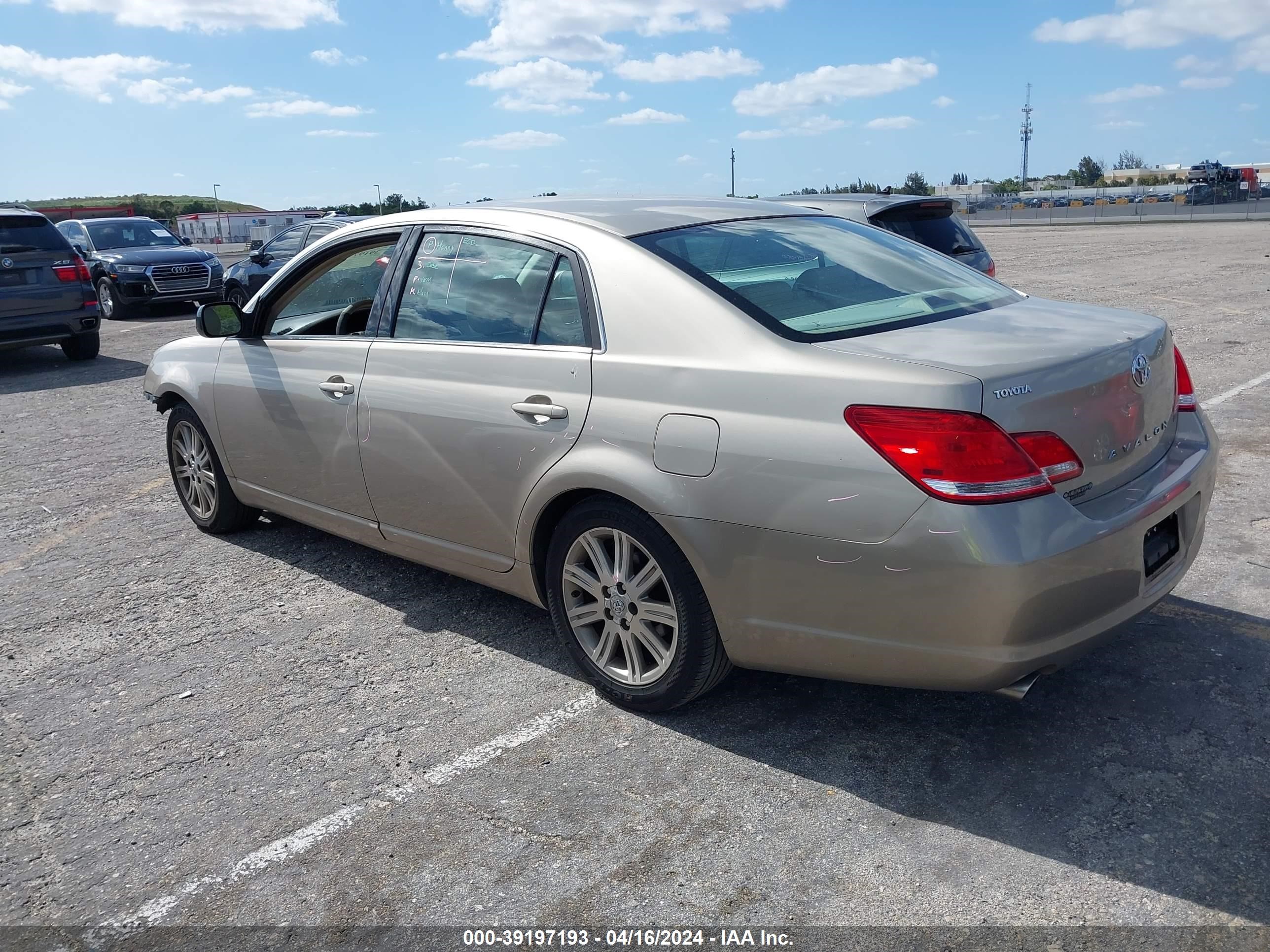 Photo 2 VIN: 4T1BK36B16U121761 - TOYOTA AVALON 