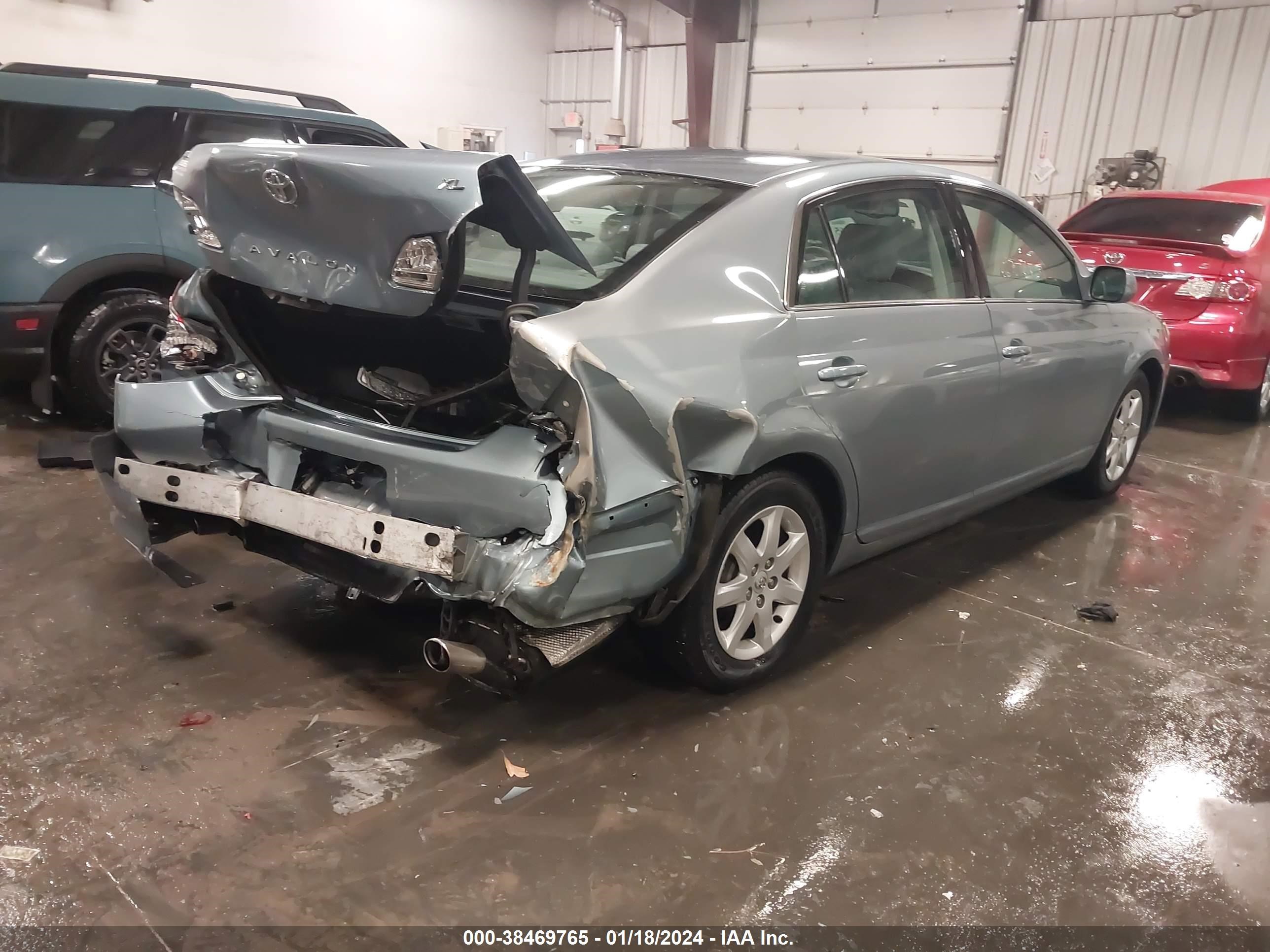 Photo 3 VIN: 4T1BK36B16U125857 - TOYOTA AVALON 