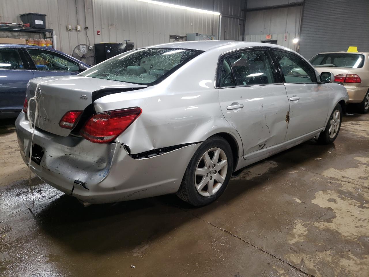 Photo 2 VIN: 4T1BK36B16U134798 - TOYOTA AVALON 