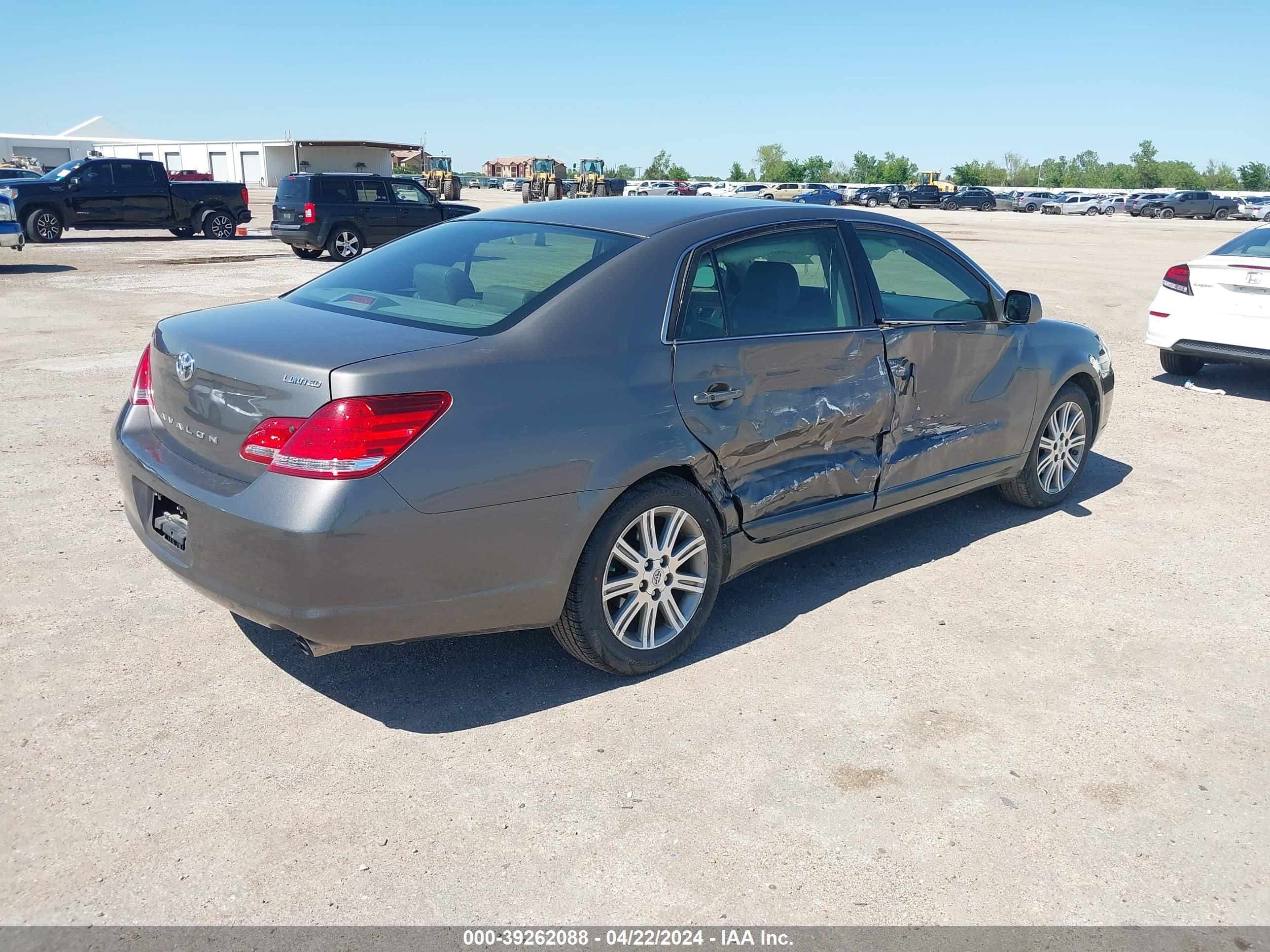 Photo 3 VIN: 4T1BK36B17U180696 - TOYOTA AVALON 