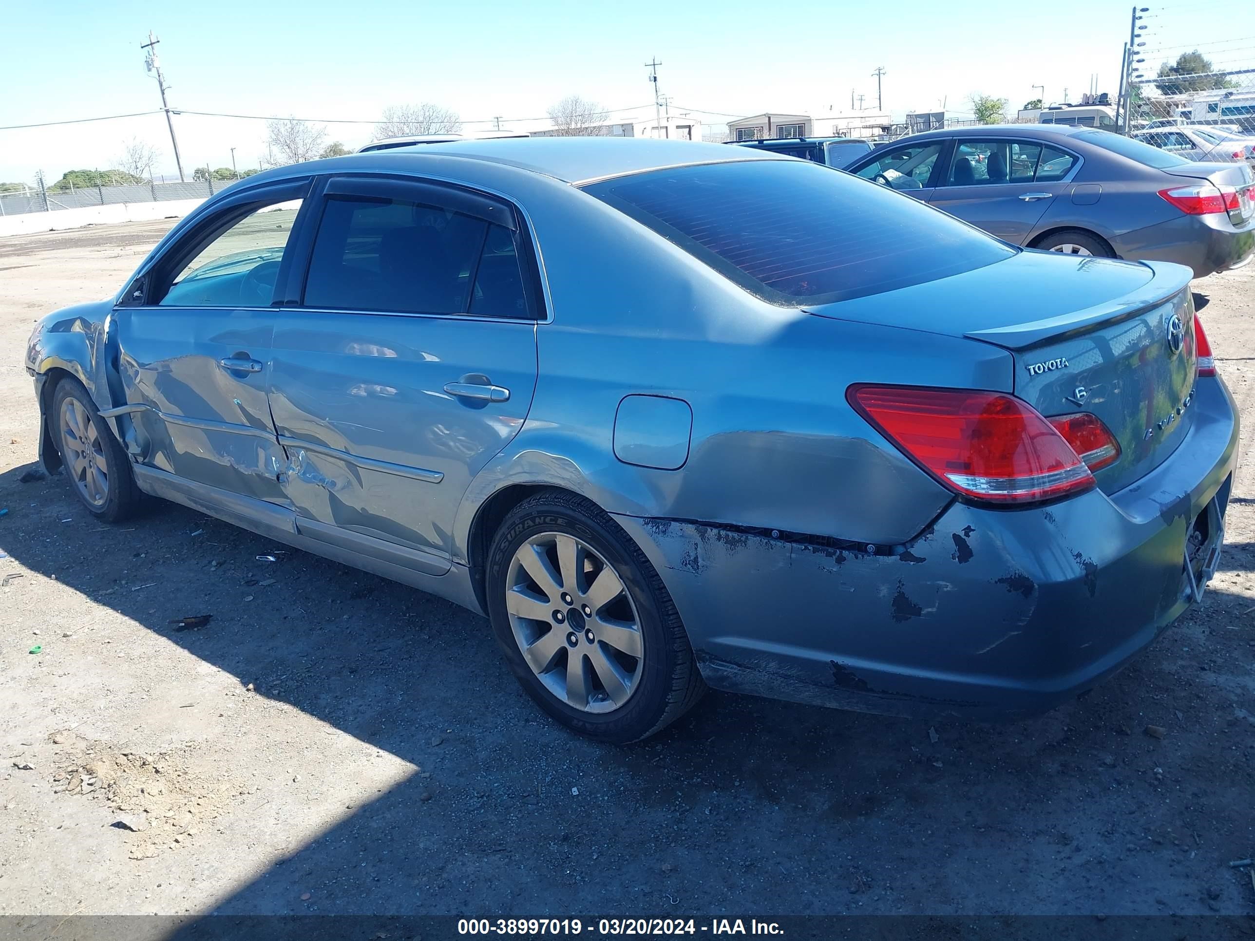 Photo 2 VIN: 4T1BK36B17U186353 - TOYOTA AVALON 