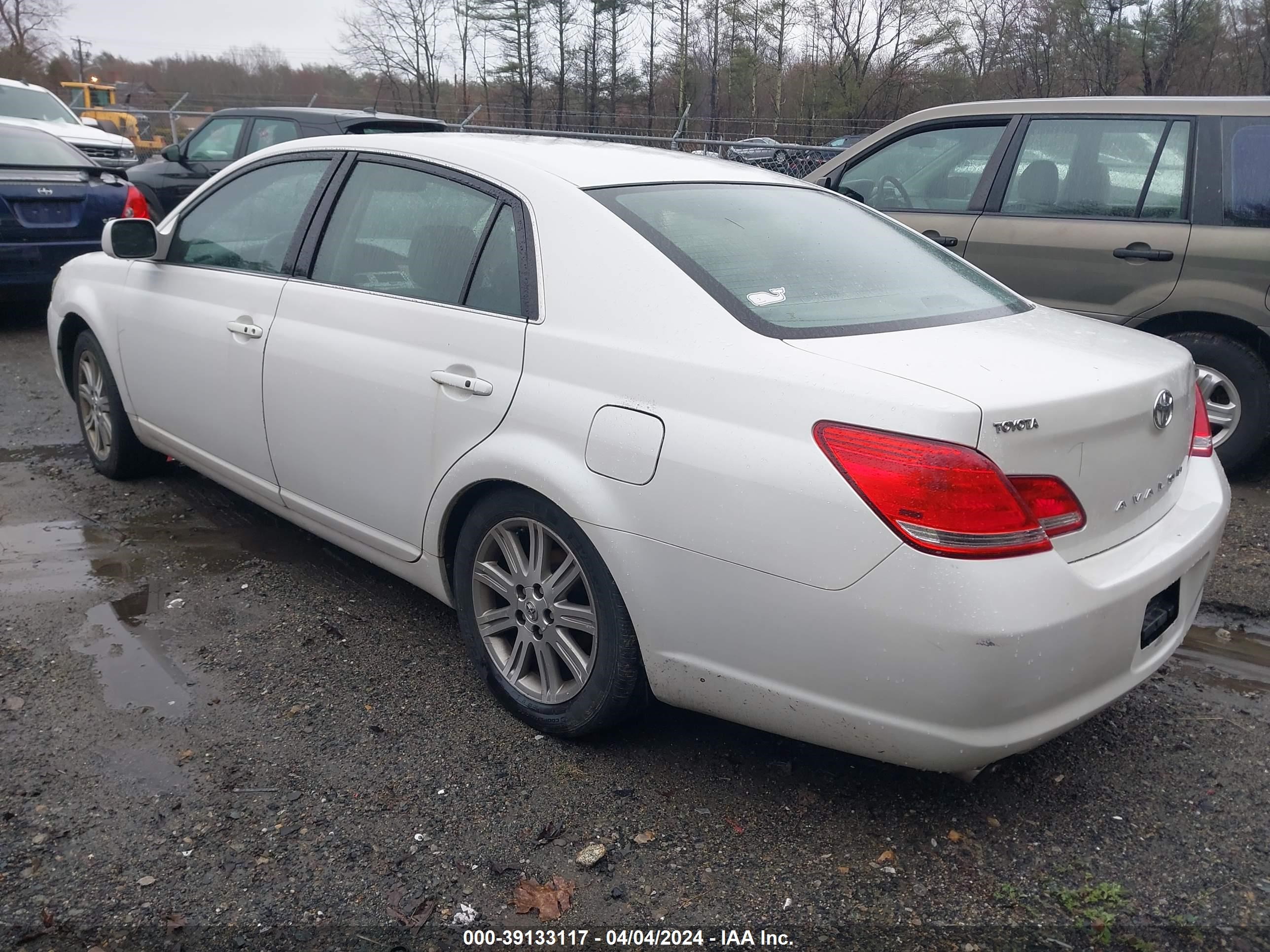 Photo 2 VIN: 4T1BK36B17U250701 - TOYOTA AVALON 