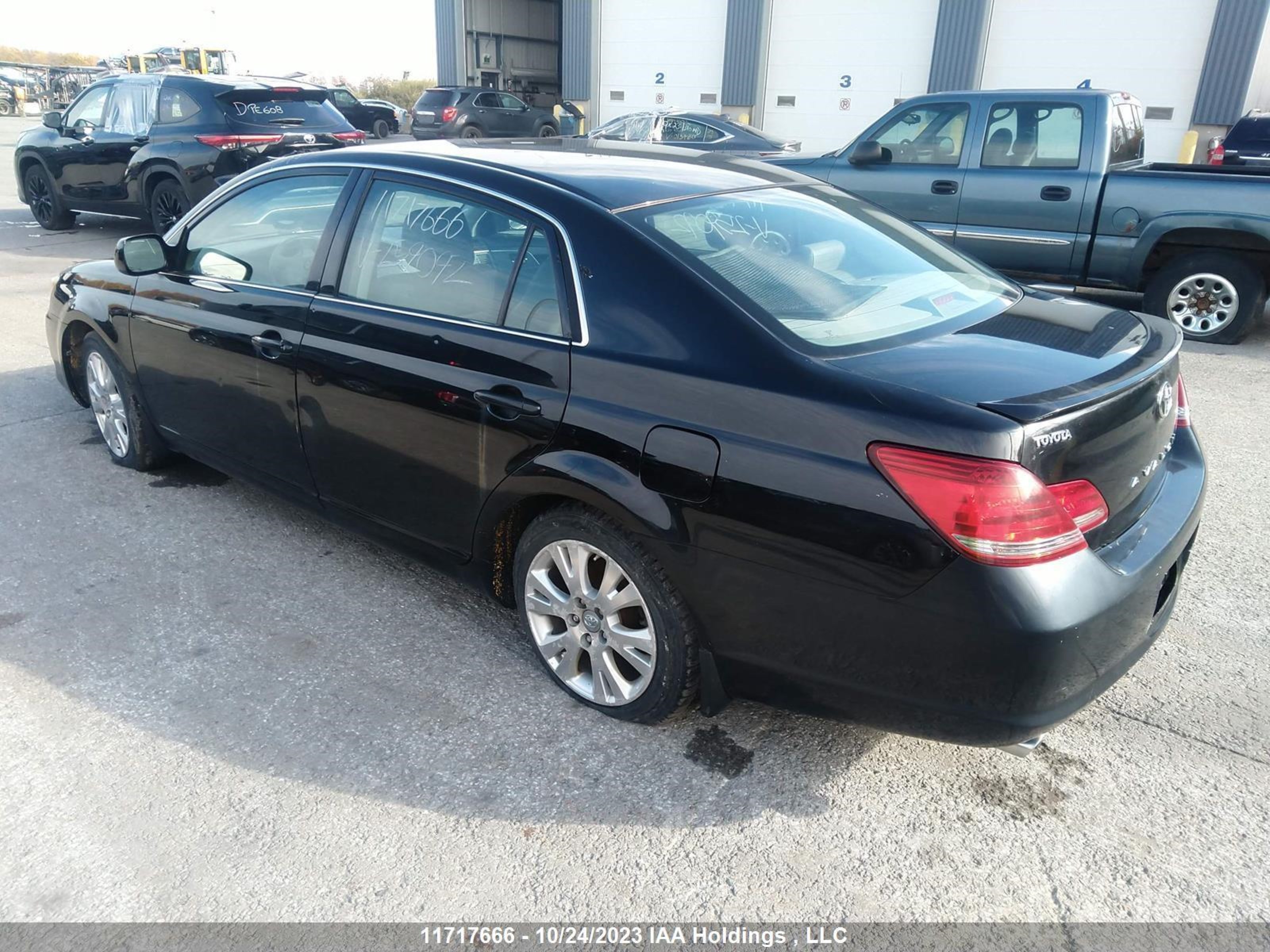 Photo 2 VIN: 4T1BK36B18U259092 - TOYOTA AVALON 