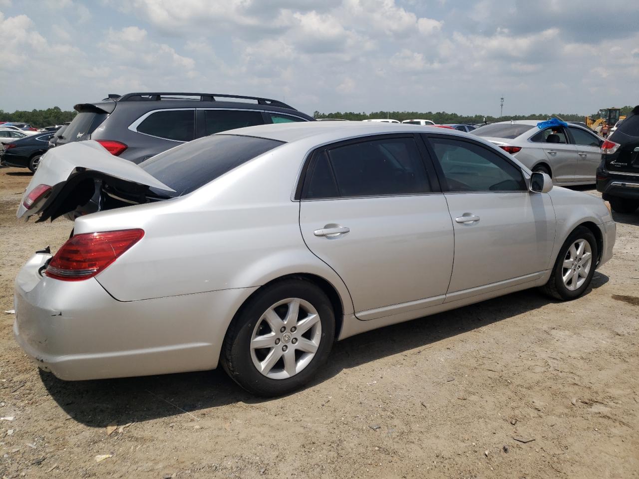 Photo 2 VIN: 4T1BK36B18U264521 - TOYOTA AVALON 