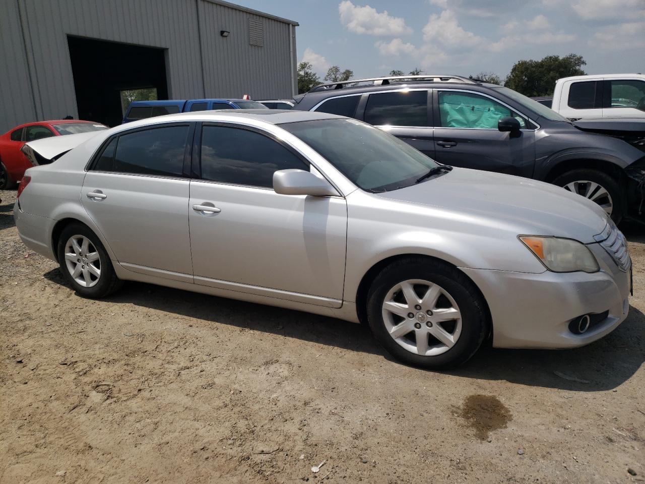 Photo 3 VIN: 4T1BK36B18U264521 - TOYOTA AVALON 