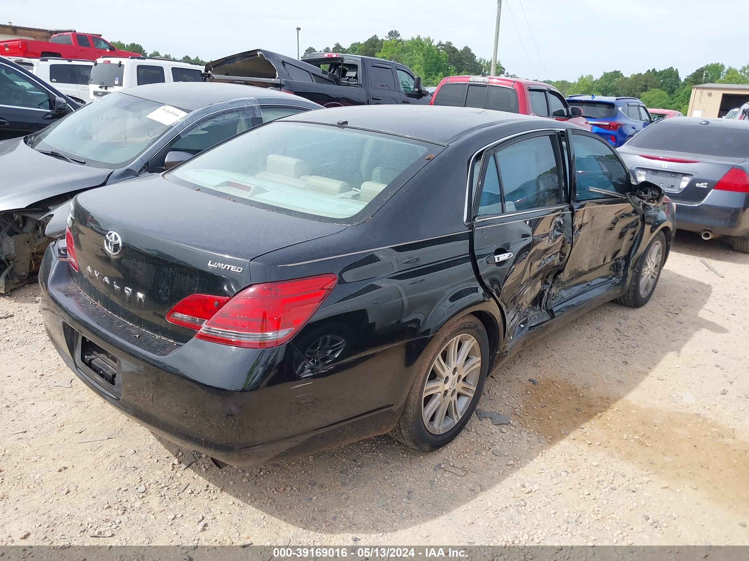 Photo 3 VIN: 4T1BK36B18U277608 - TOYOTA AVALON 