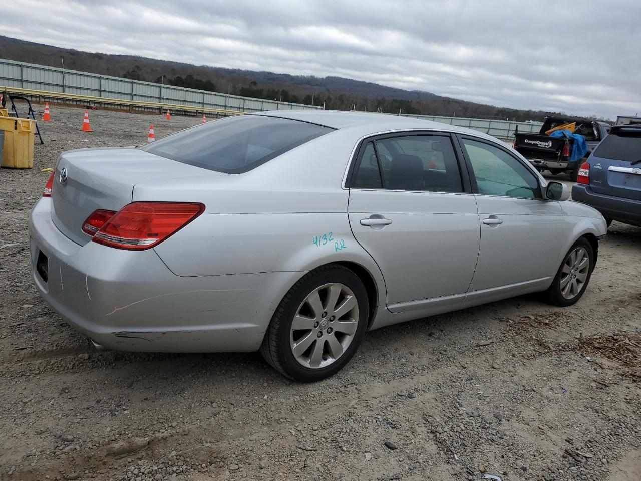 Photo 2 VIN: 4T1BK36B25U034515 - TOYOTA AVALON 