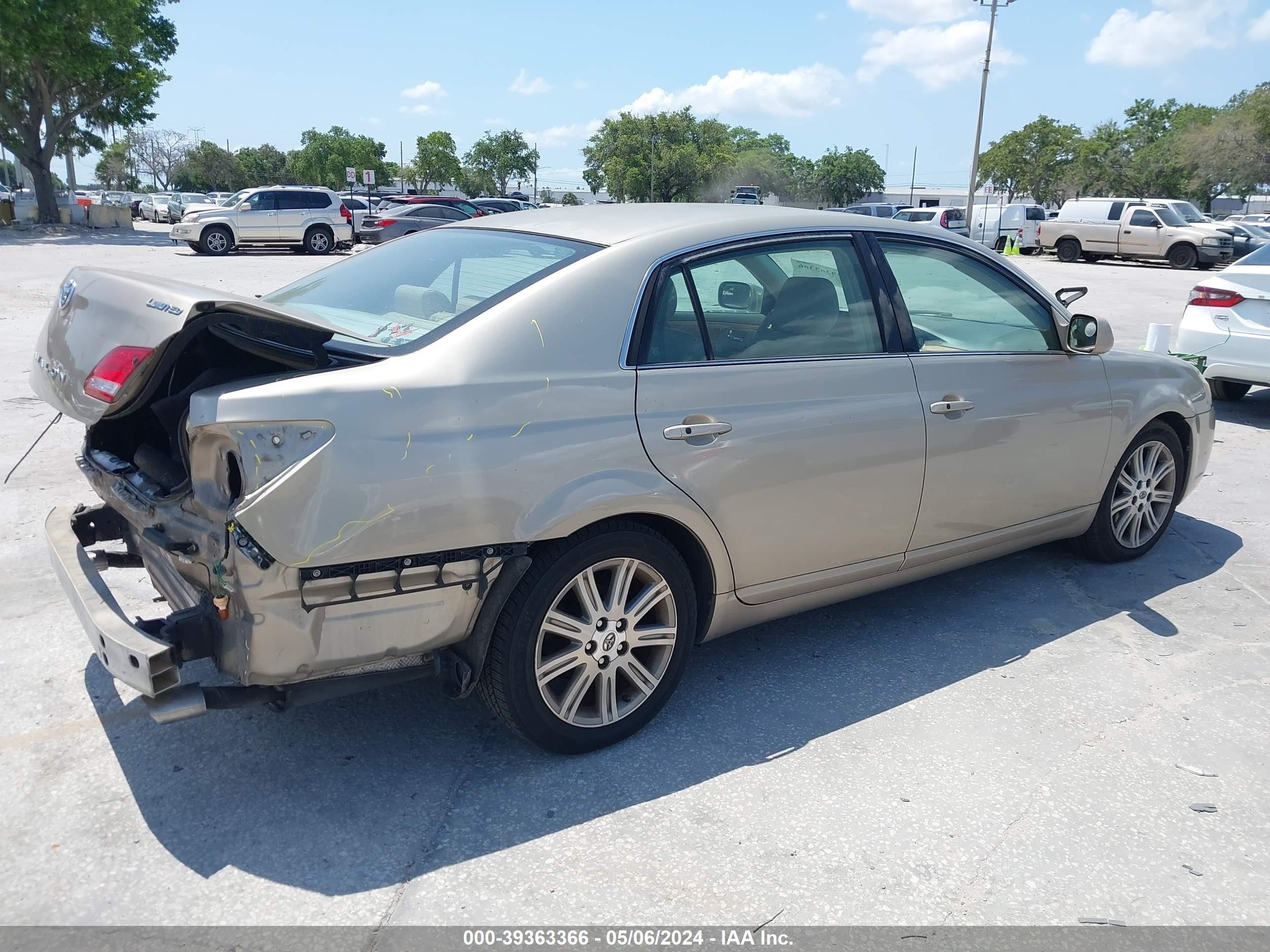 Photo 3 VIN: 4T1BK36B26U100627 - TOYOTA AVALON 