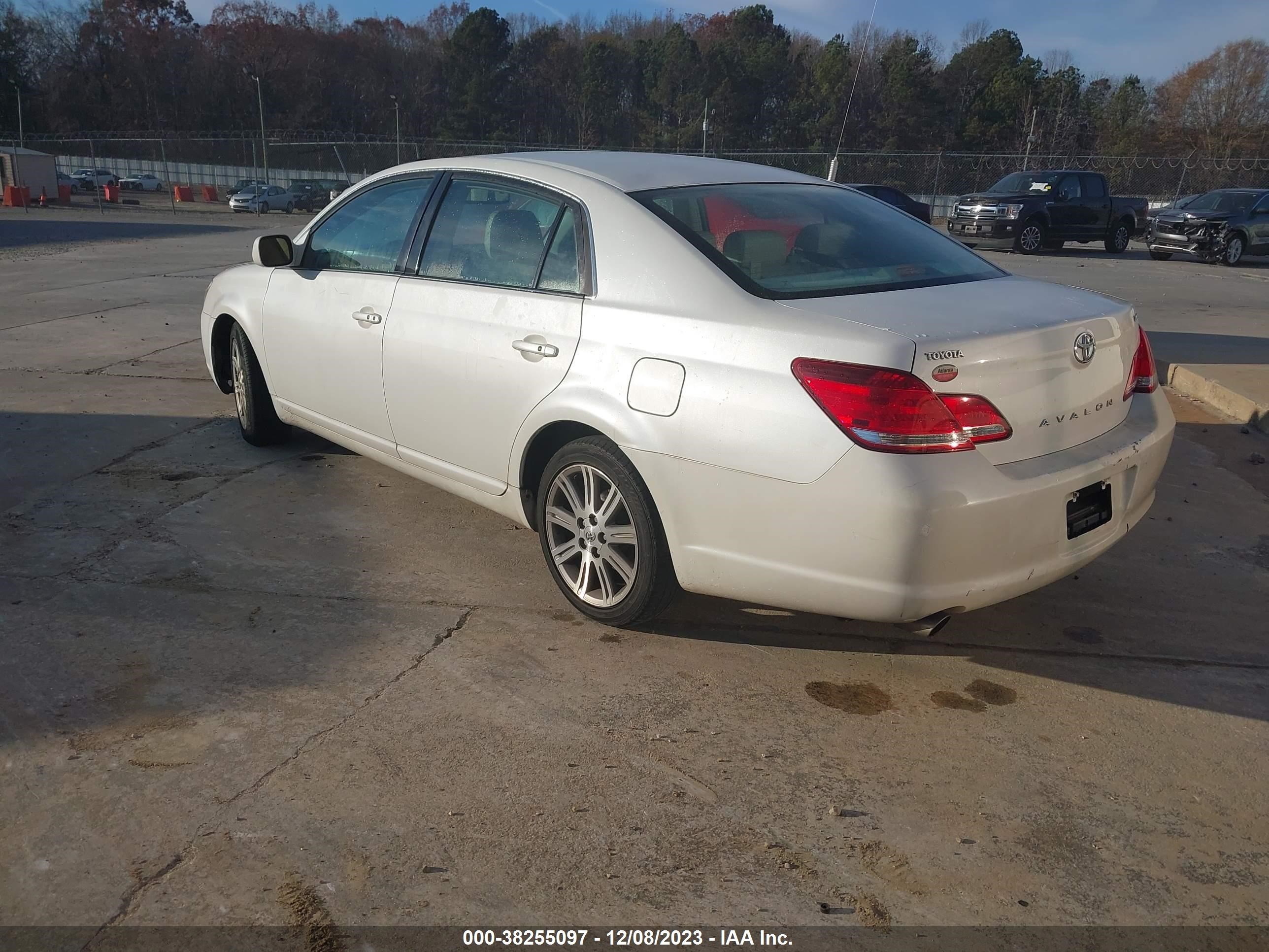 Photo 2 VIN: 4T1BK36B26U130999 - TOYOTA AVALON 