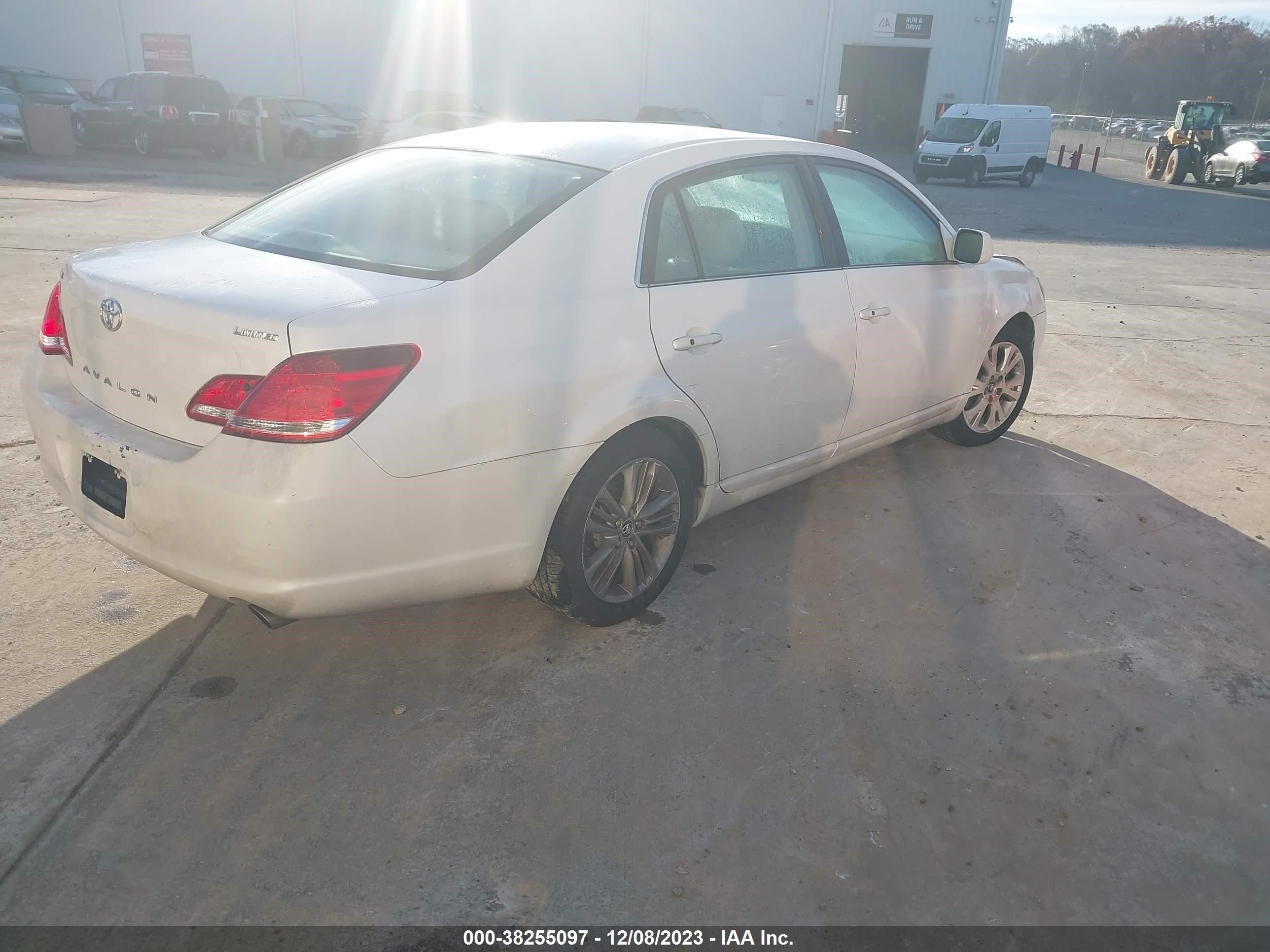 Photo 3 VIN: 4T1BK36B26U130999 - TOYOTA AVALON 