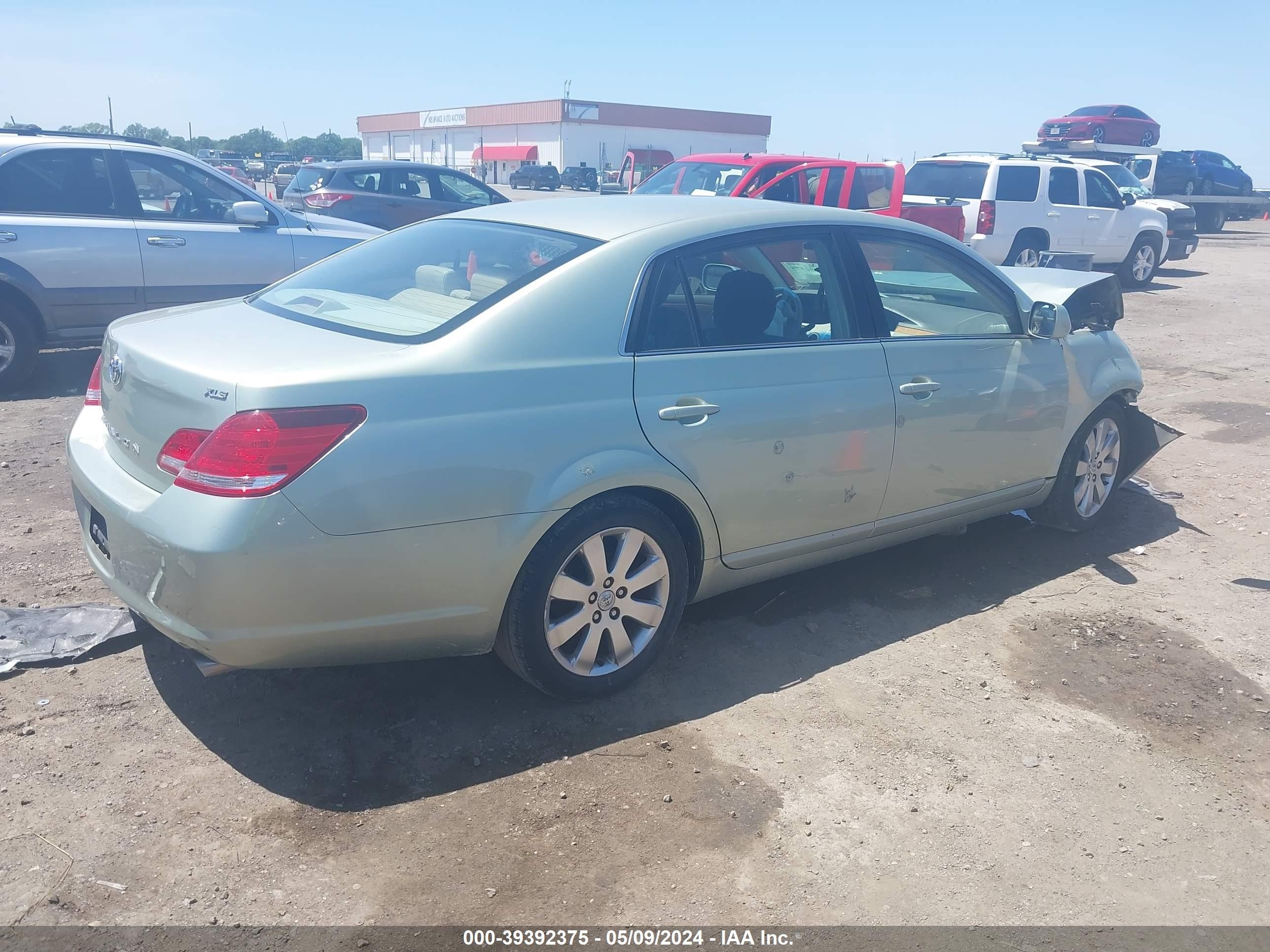 Photo 3 VIN: 4T1BK36B26U138181 - TOYOTA AVALON 