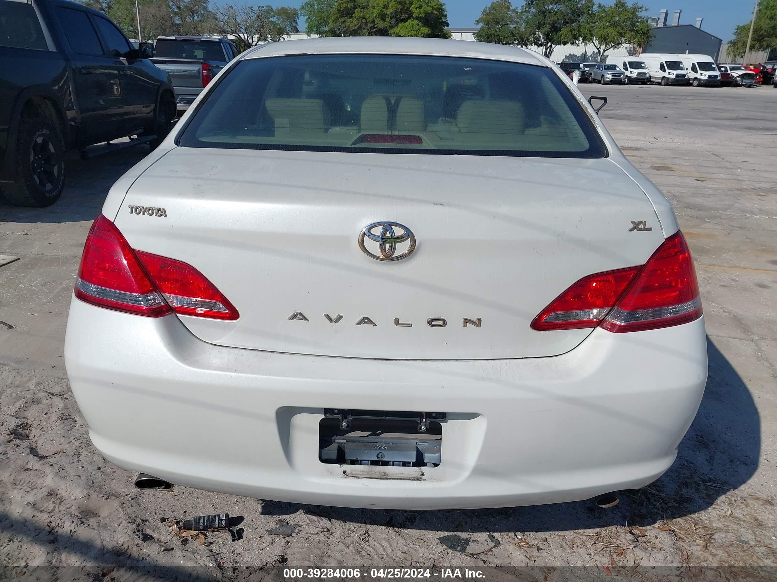 Photo 15 VIN: 4T1BK36B27U206366 - TOYOTA AVALON 