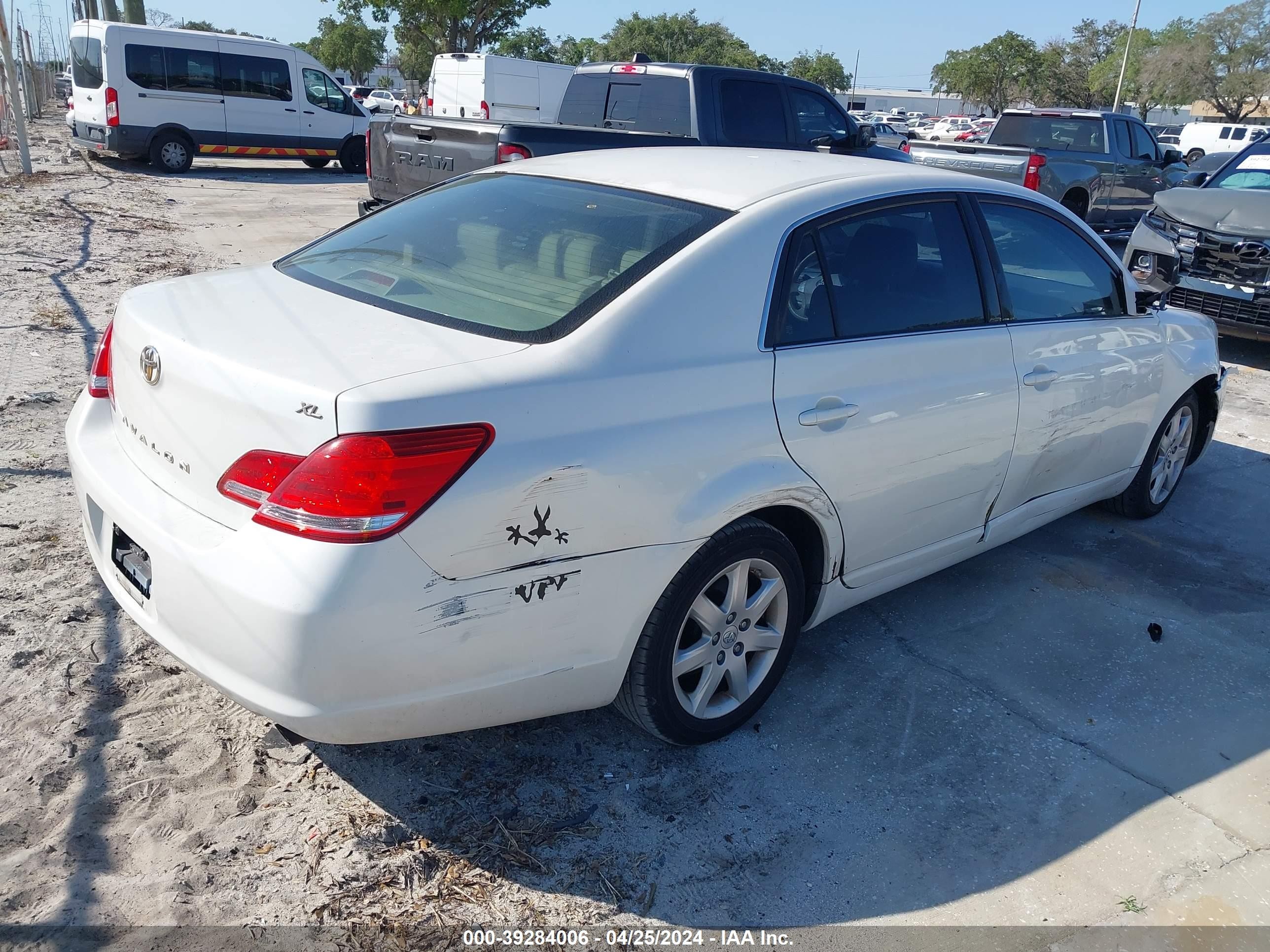 Photo 3 VIN: 4T1BK36B27U206366 - TOYOTA AVALON 