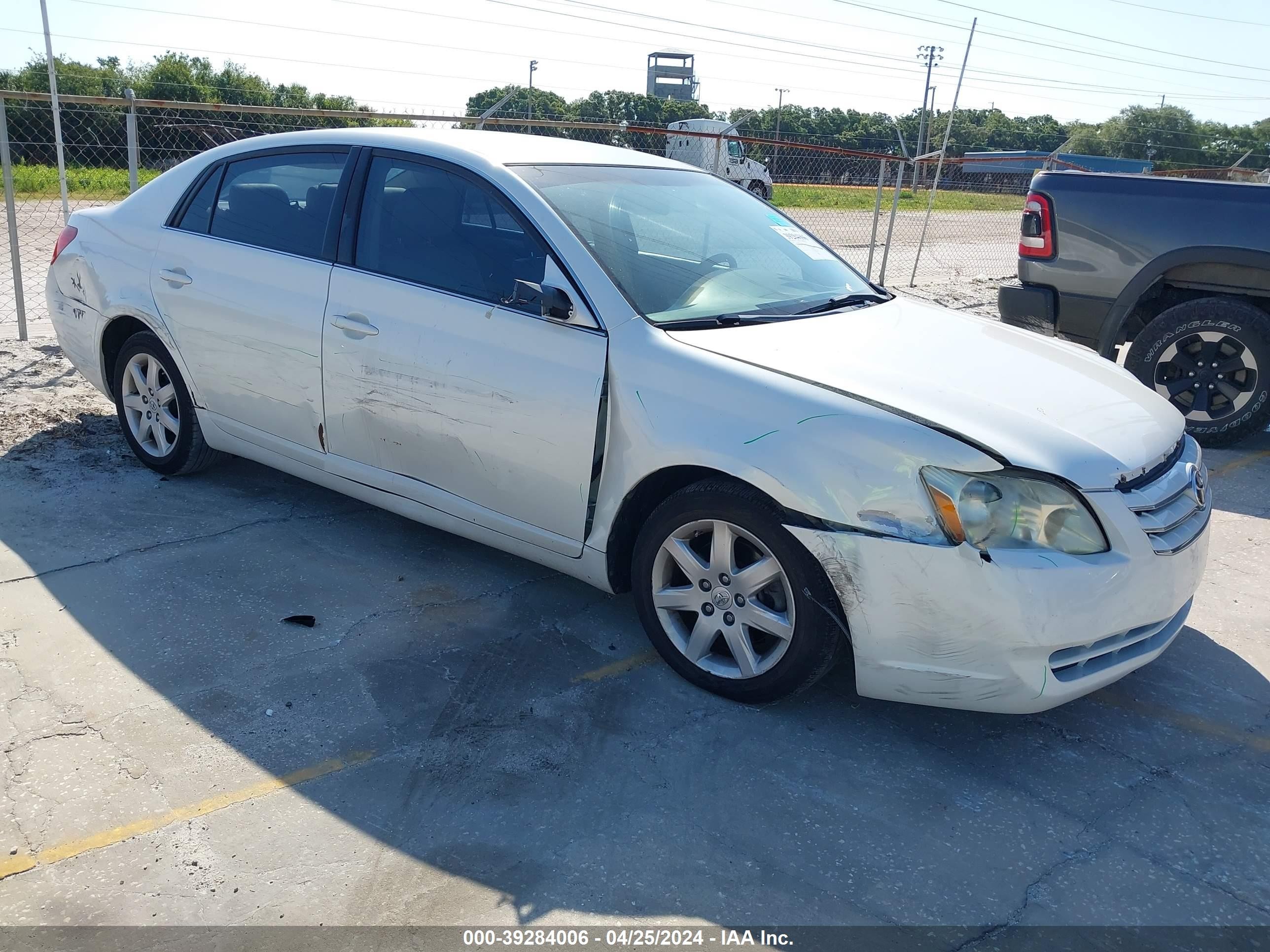 Photo 5 VIN: 4T1BK36B27U206366 - TOYOTA AVALON 