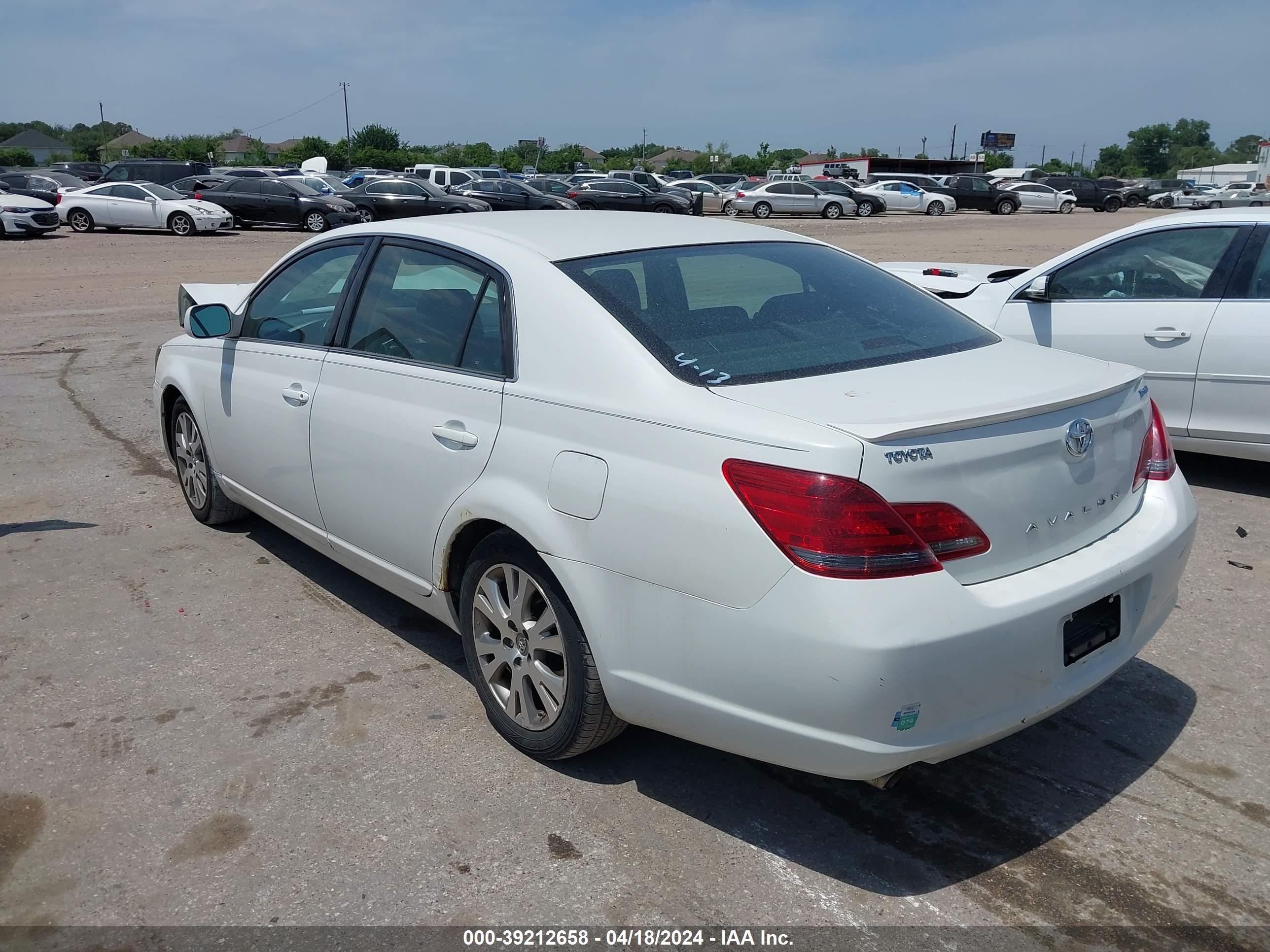 Photo 2 VIN: 4T1BK36B28U271266 - TOYOTA AVALON 