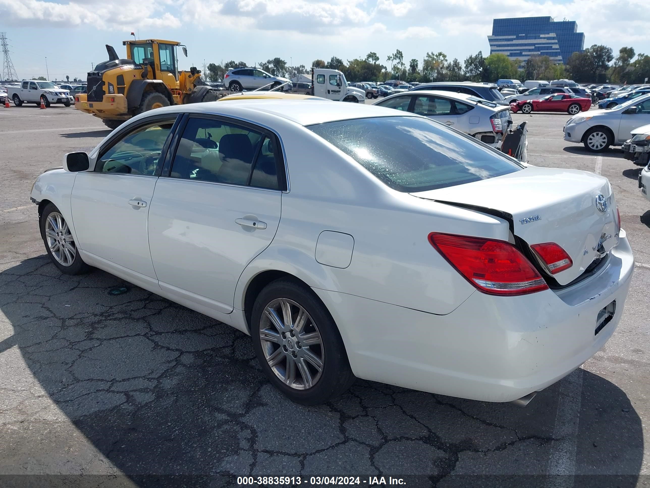 Photo 2 VIN: 4T1BK36B35U036161 - TOYOTA AVALON 