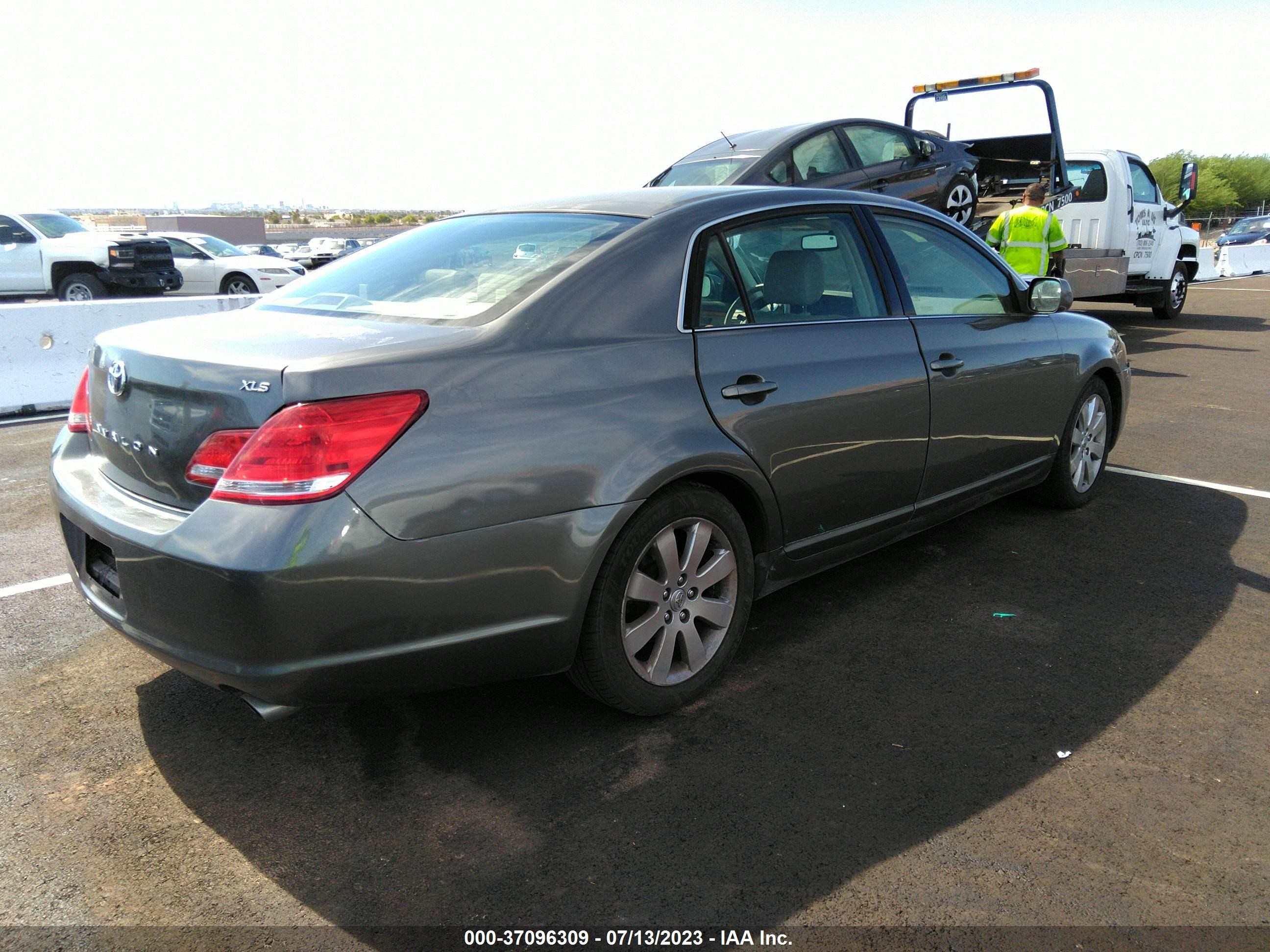 Photo 3 VIN: 4T1BK36B36U090335 - TOYOTA AVALON 