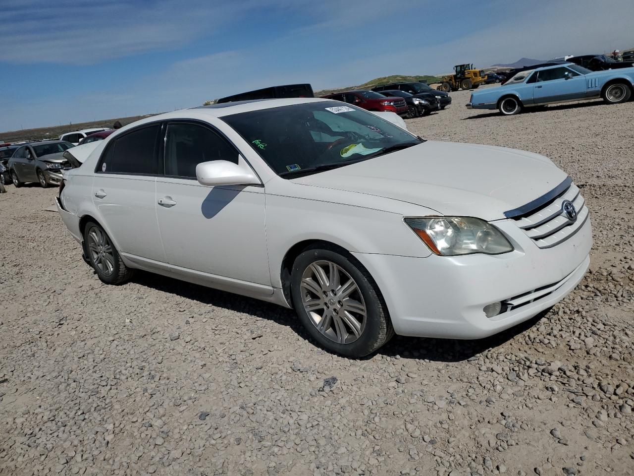 Photo 3 VIN: 4T1BK36B36U130686 - TOYOTA AVALON 