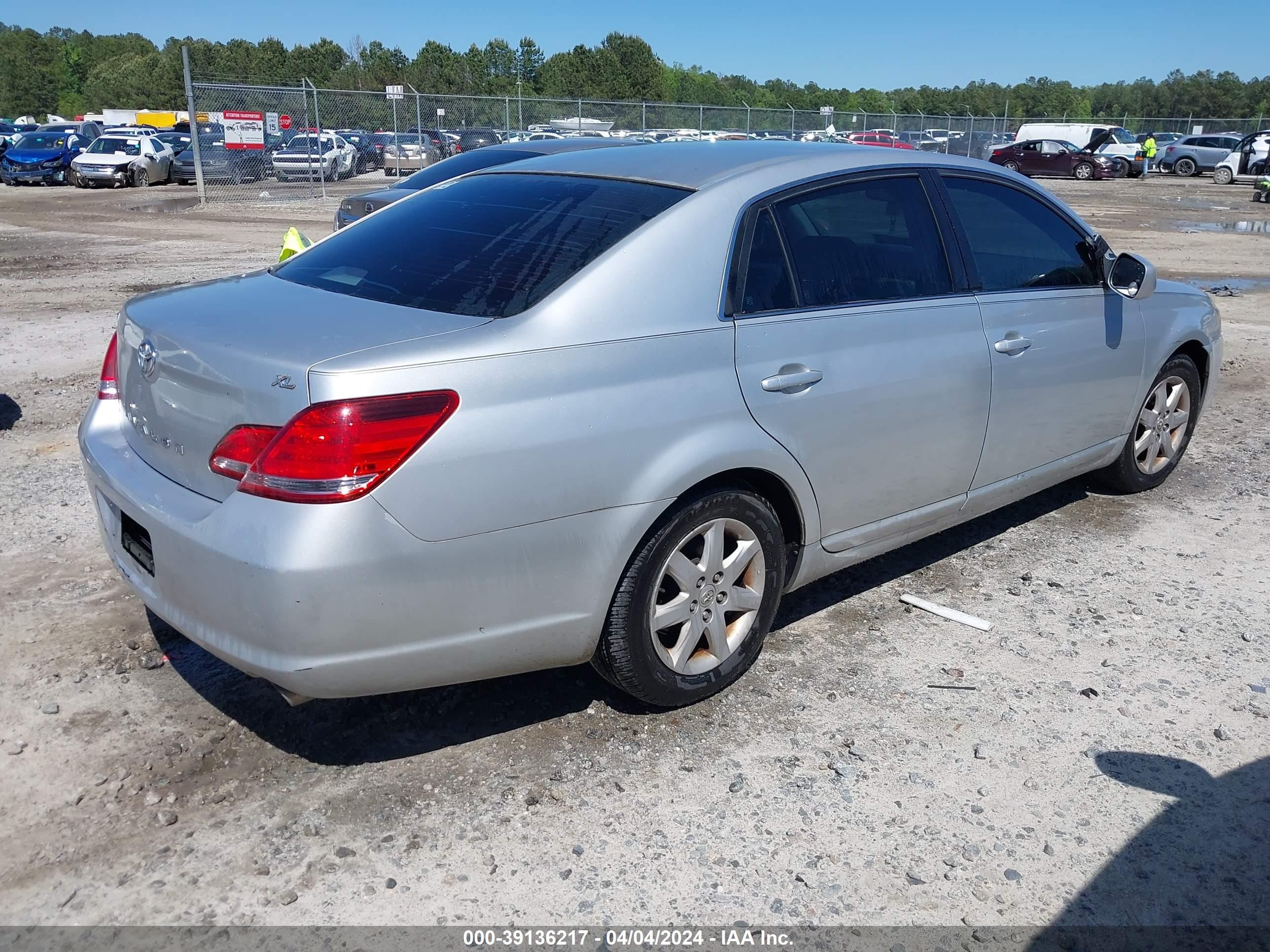 Photo 3 VIN: 4T1BK36B37U171207 - TOYOTA AVALON 