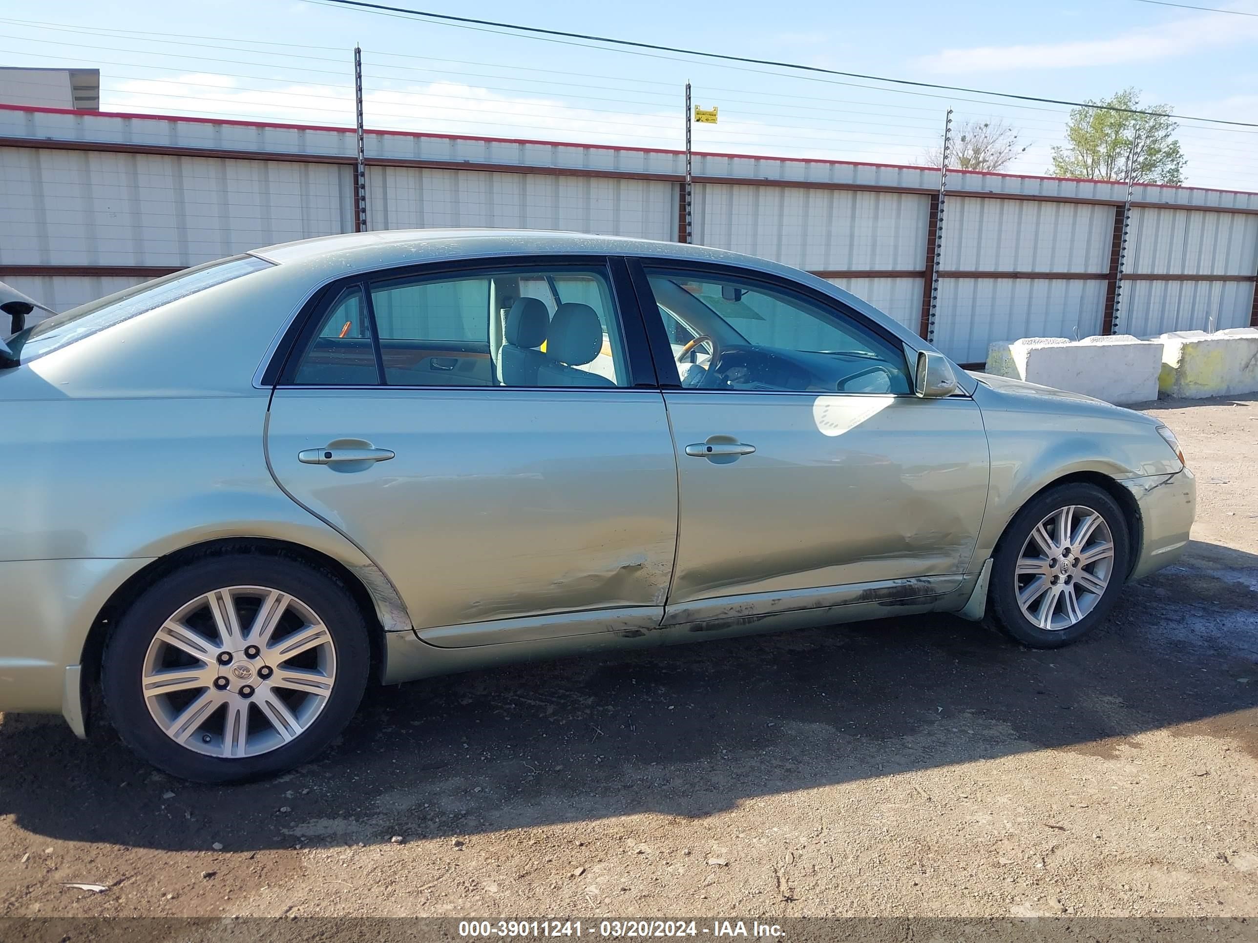 Photo 5 VIN: 4T1BK36B37U197466 - TOYOTA AVALON 