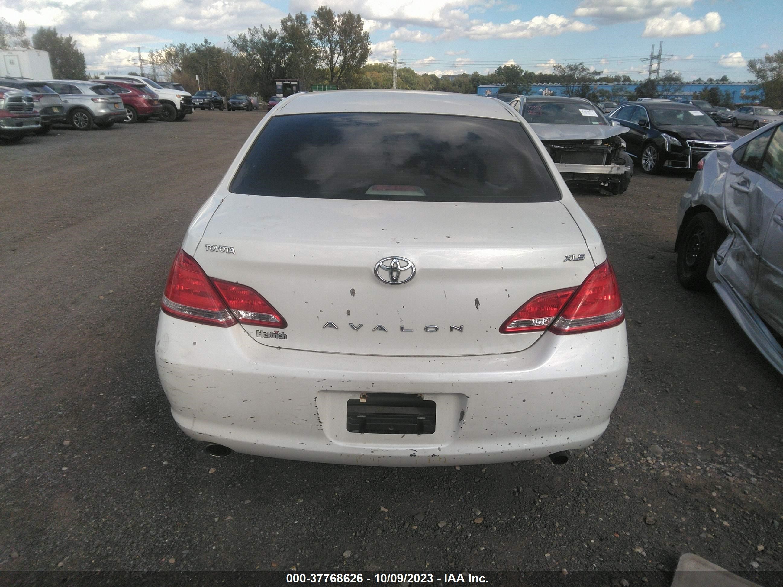 Photo 15 VIN: 4T1BK36B37U235245 - TOYOTA AVALON 