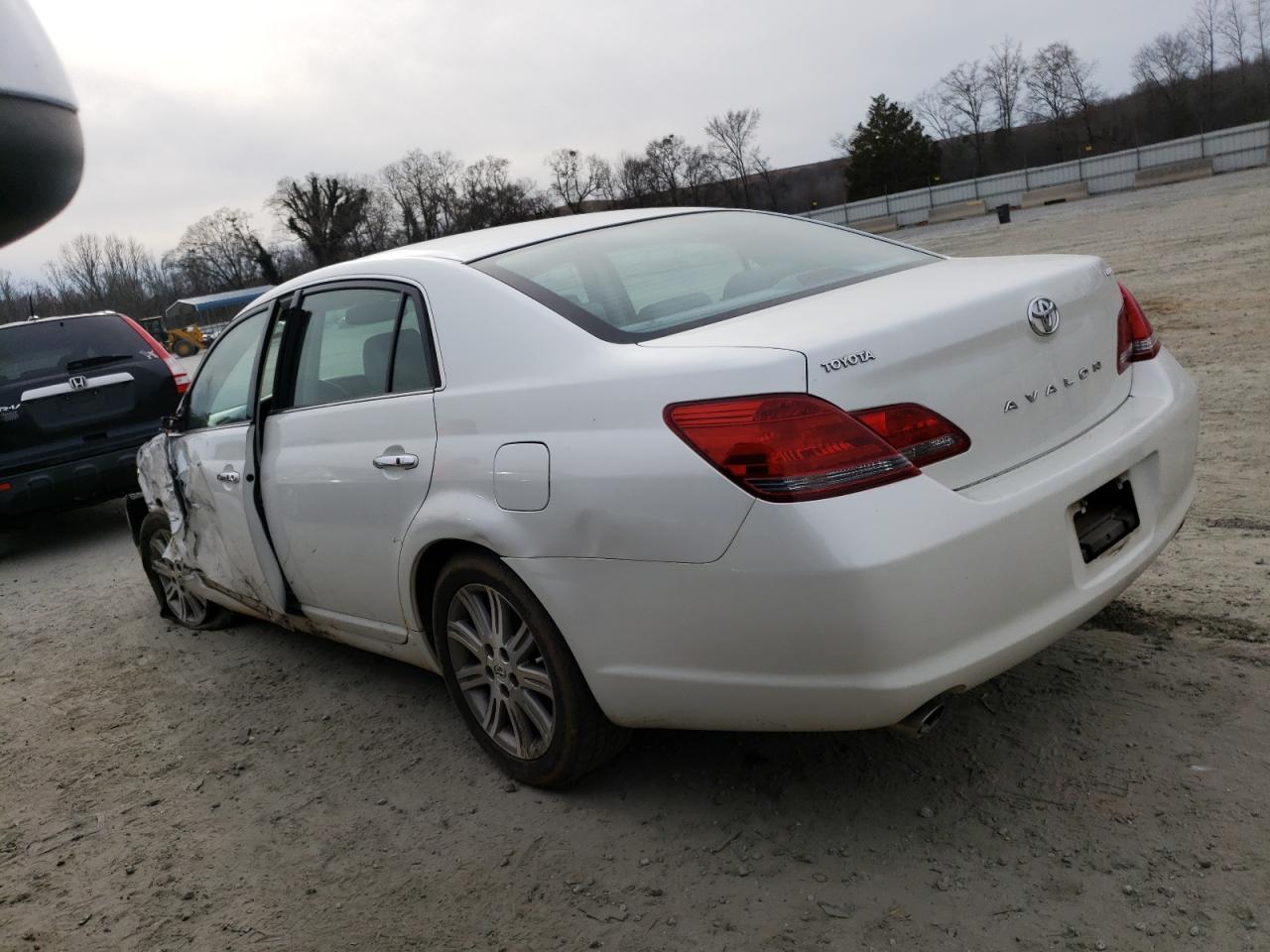 Photo 1 VIN: 4T1BK36B38U267288 - TOYOTA AVALON 