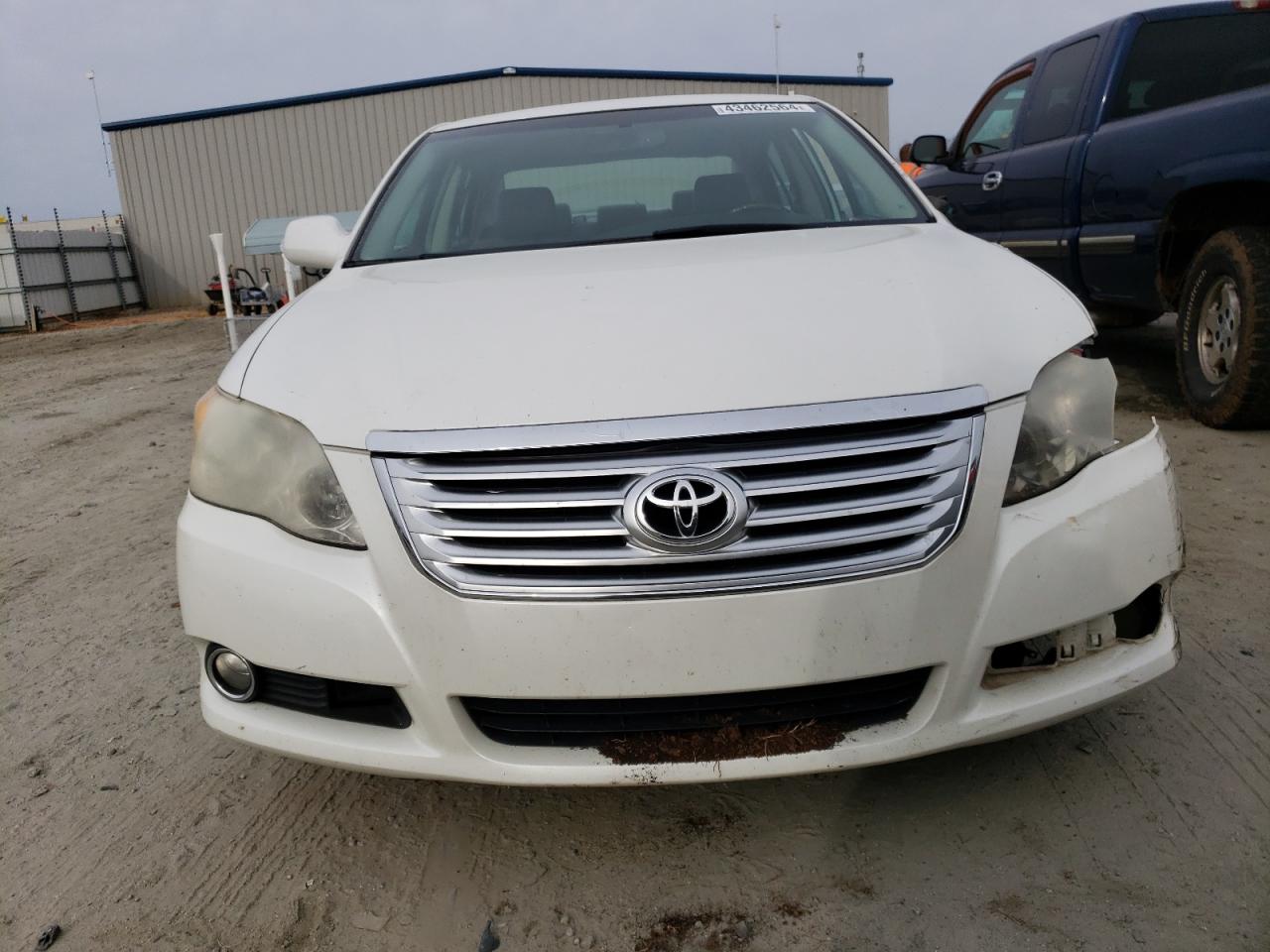 Photo 4 VIN: 4T1BK36B38U267288 - TOYOTA AVALON 