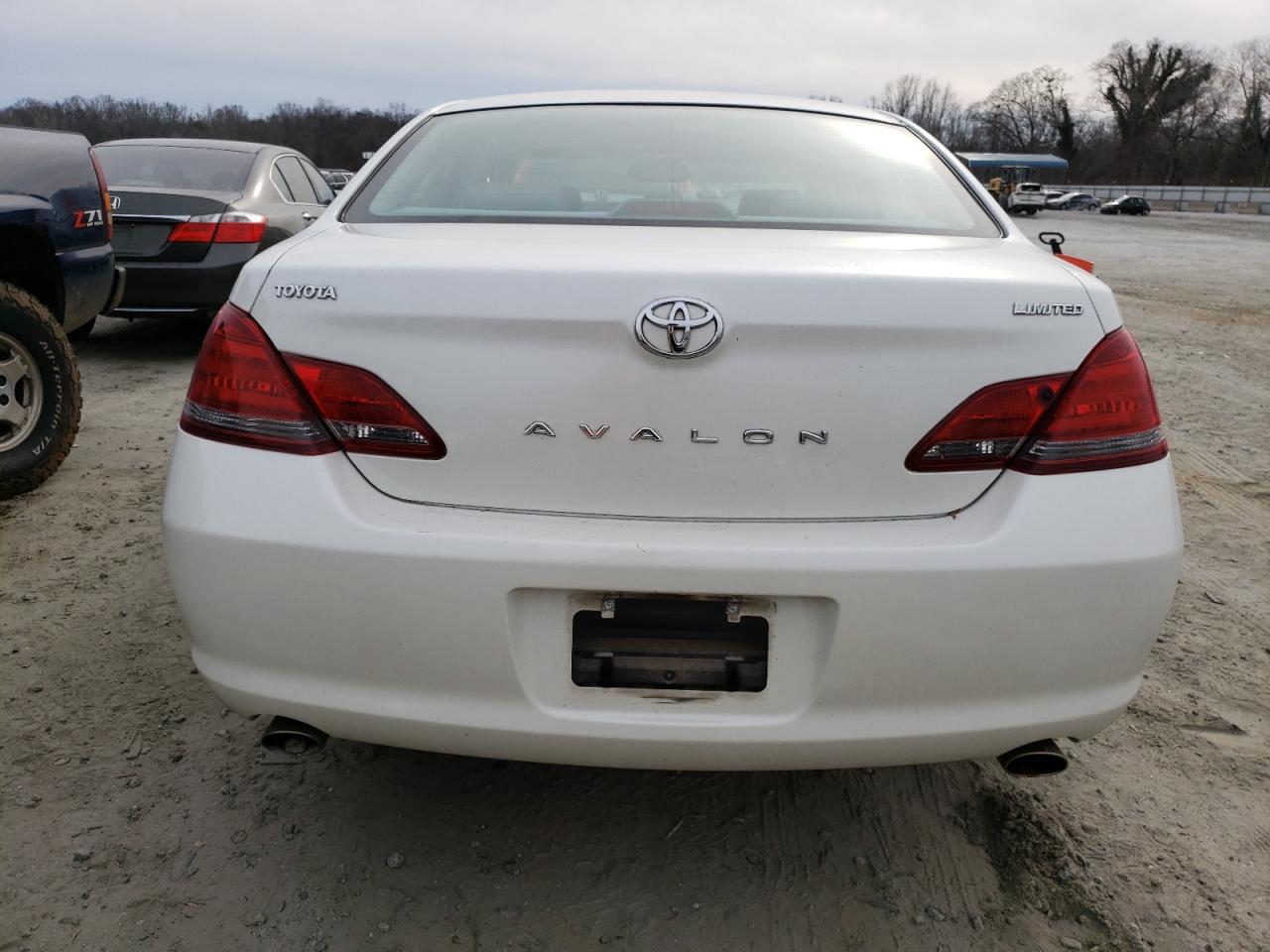 Photo 5 VIN: 4T1BK36B38U267288 - TOYOTA AVALON 