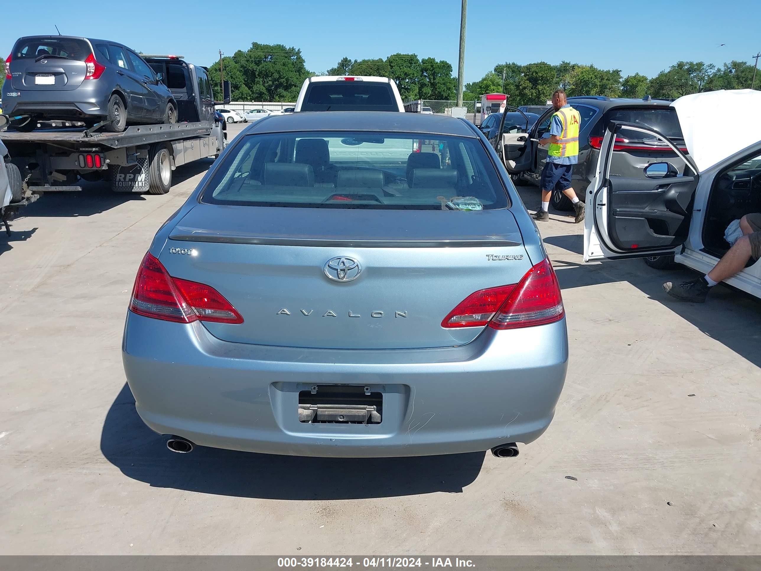 Photo 15 VIN: 4T1BK36B38U271065 - TOYOTA AVALON 