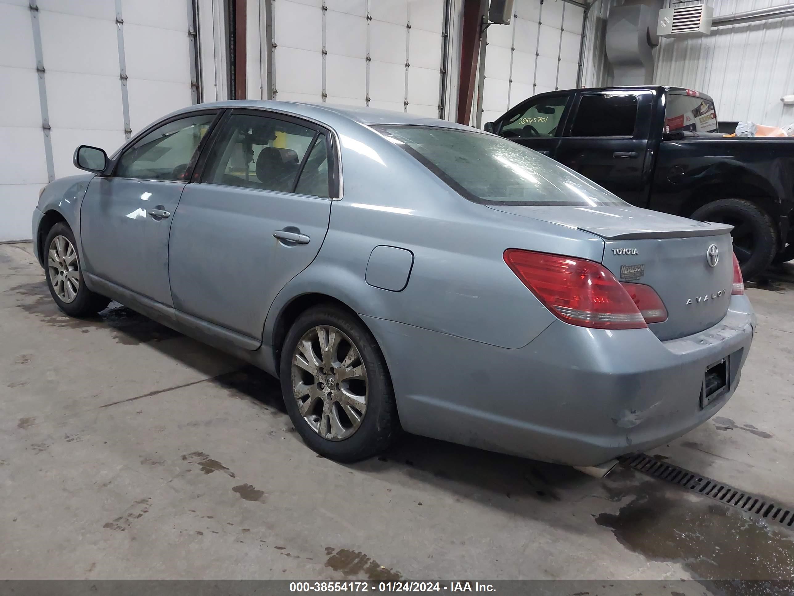 Photo 2 VIN: 4T1BK36B38U307868 - TOYOTA AVALON 