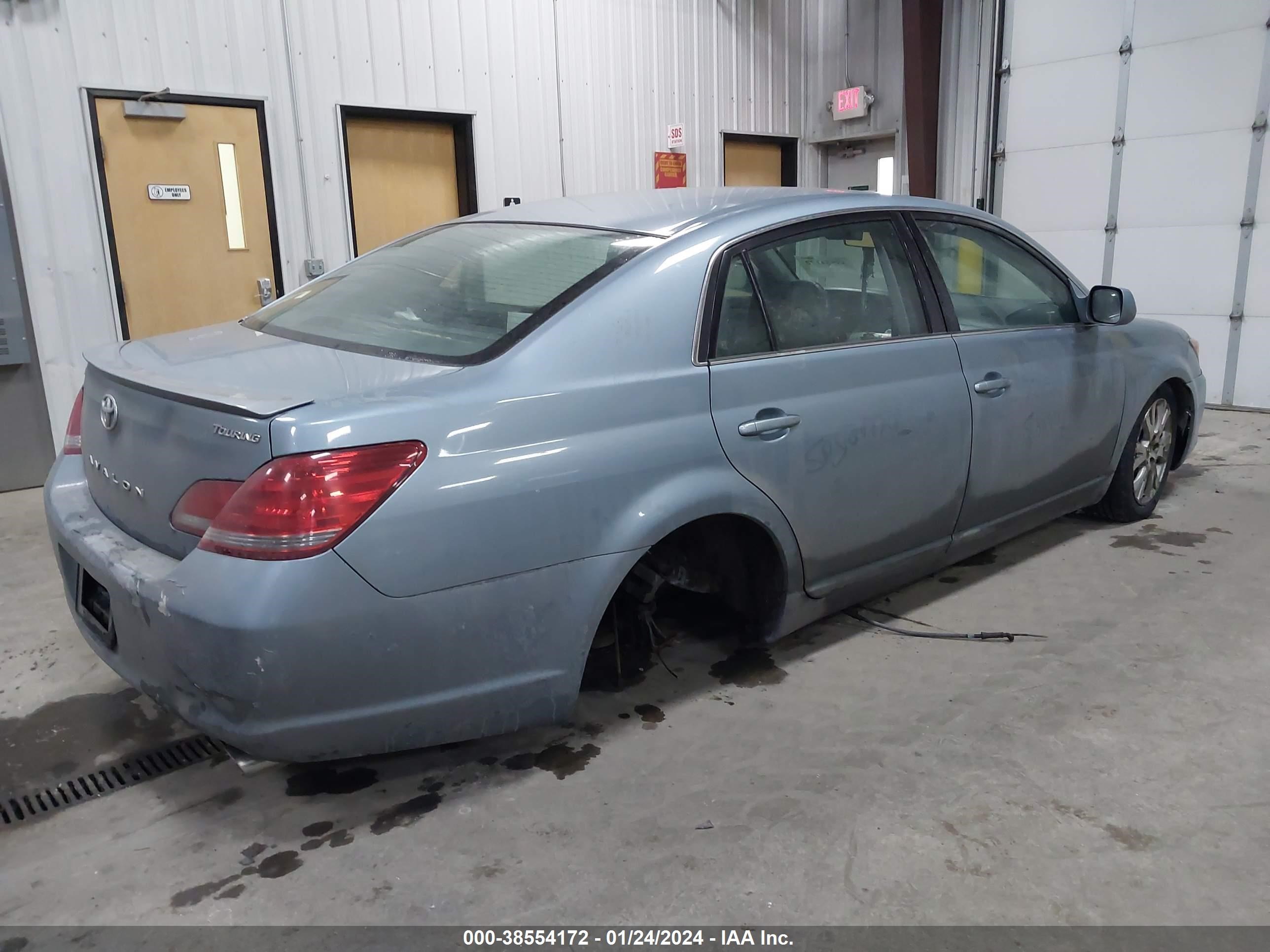 Photo 3 VIN: 4T1BK36B38U307868 - TOYOTA AVALON 