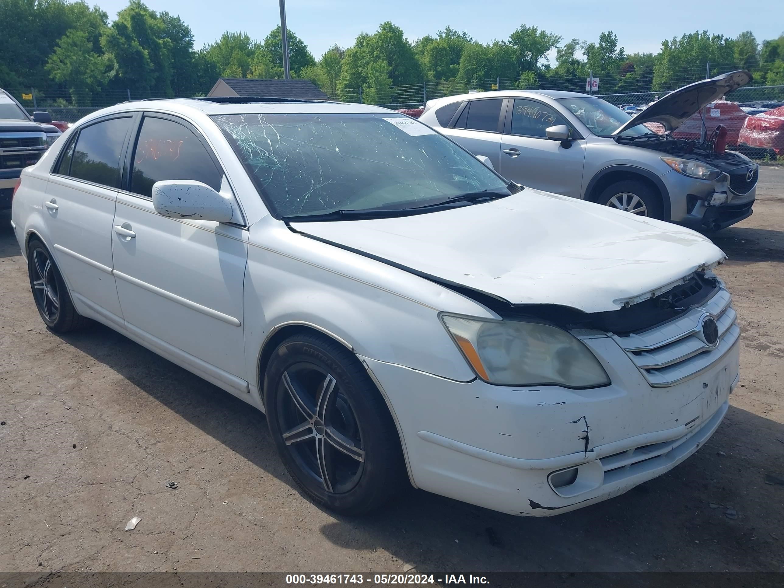 Photo 0 VIN: 4T1BK36B45U003203 - TOYOTA AVALON 