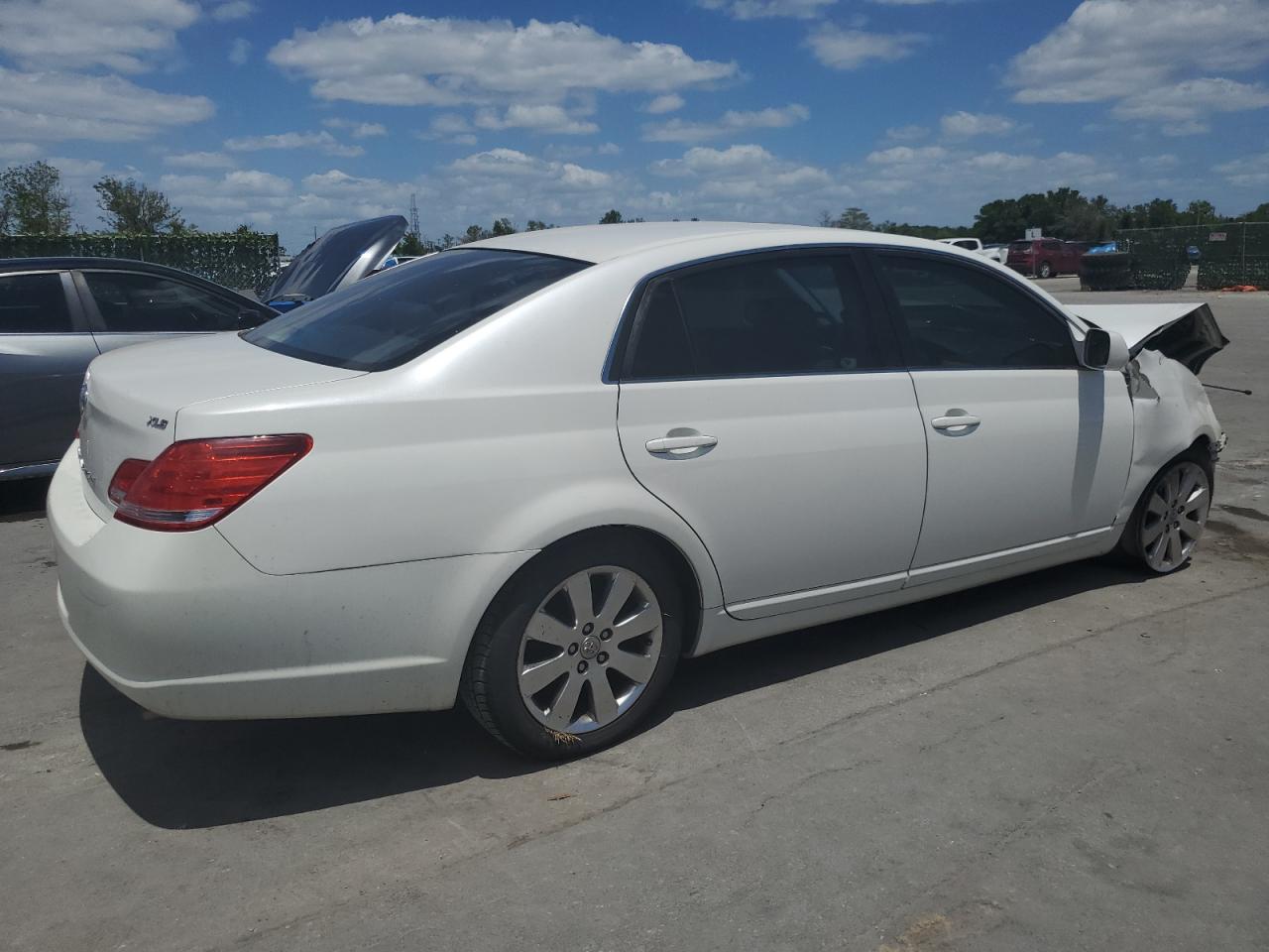 Photo 2 VIN: 4T1BK36B46U162952 - TOYOTA AVALON 