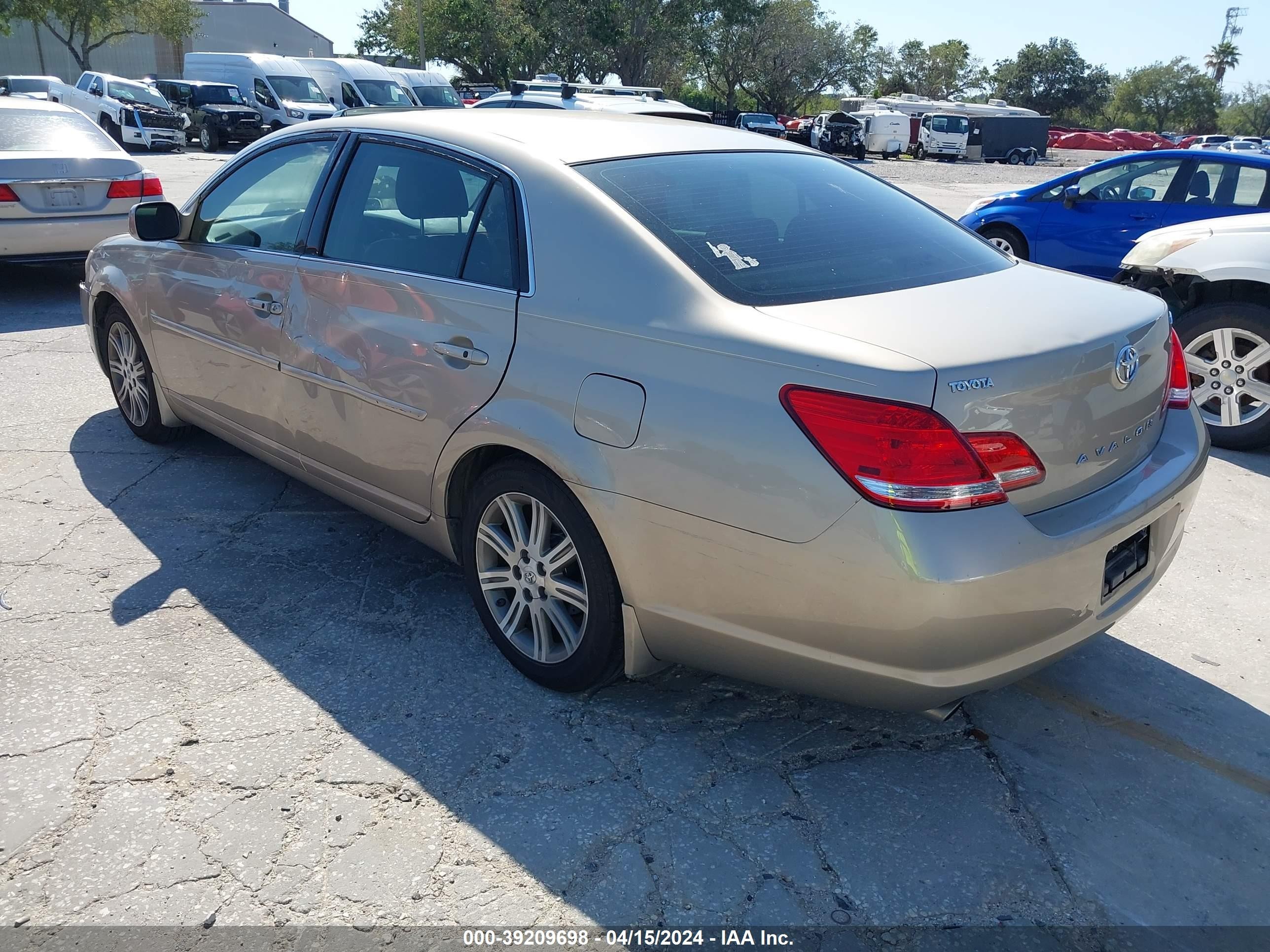 Photo 2 VIN: 4T1BK36B47U217952 - TOYOTA AVALON 