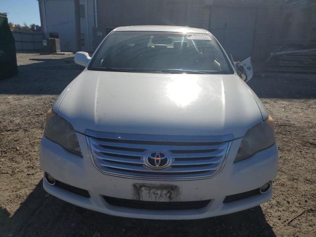 Photo 4 VIN: 4T1BK36B48U318457 - TOYOTA AVALON XL 