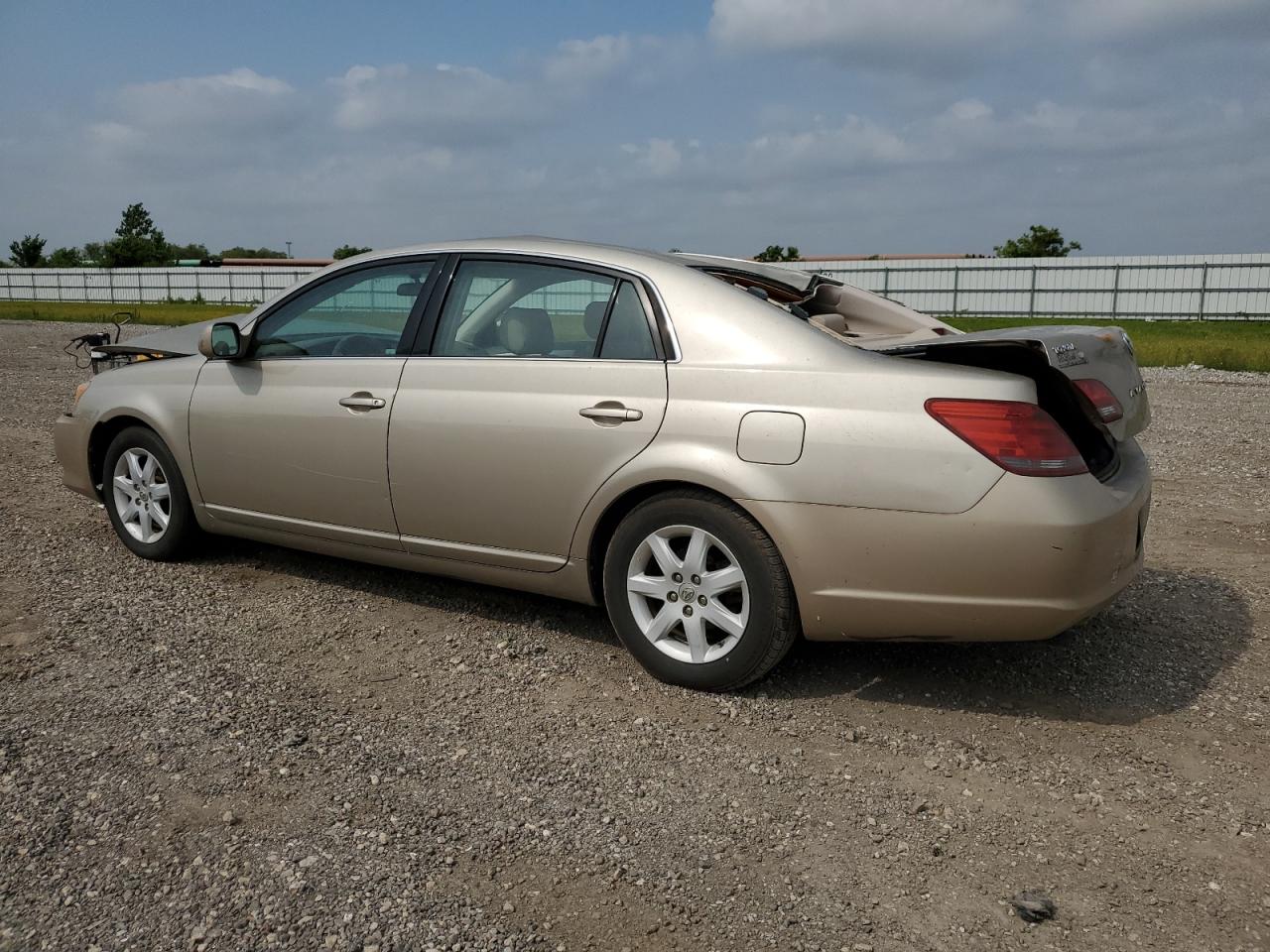 Photo 1 VIN: 4T1BK36B48U322797 - TOYOTA AVALON 