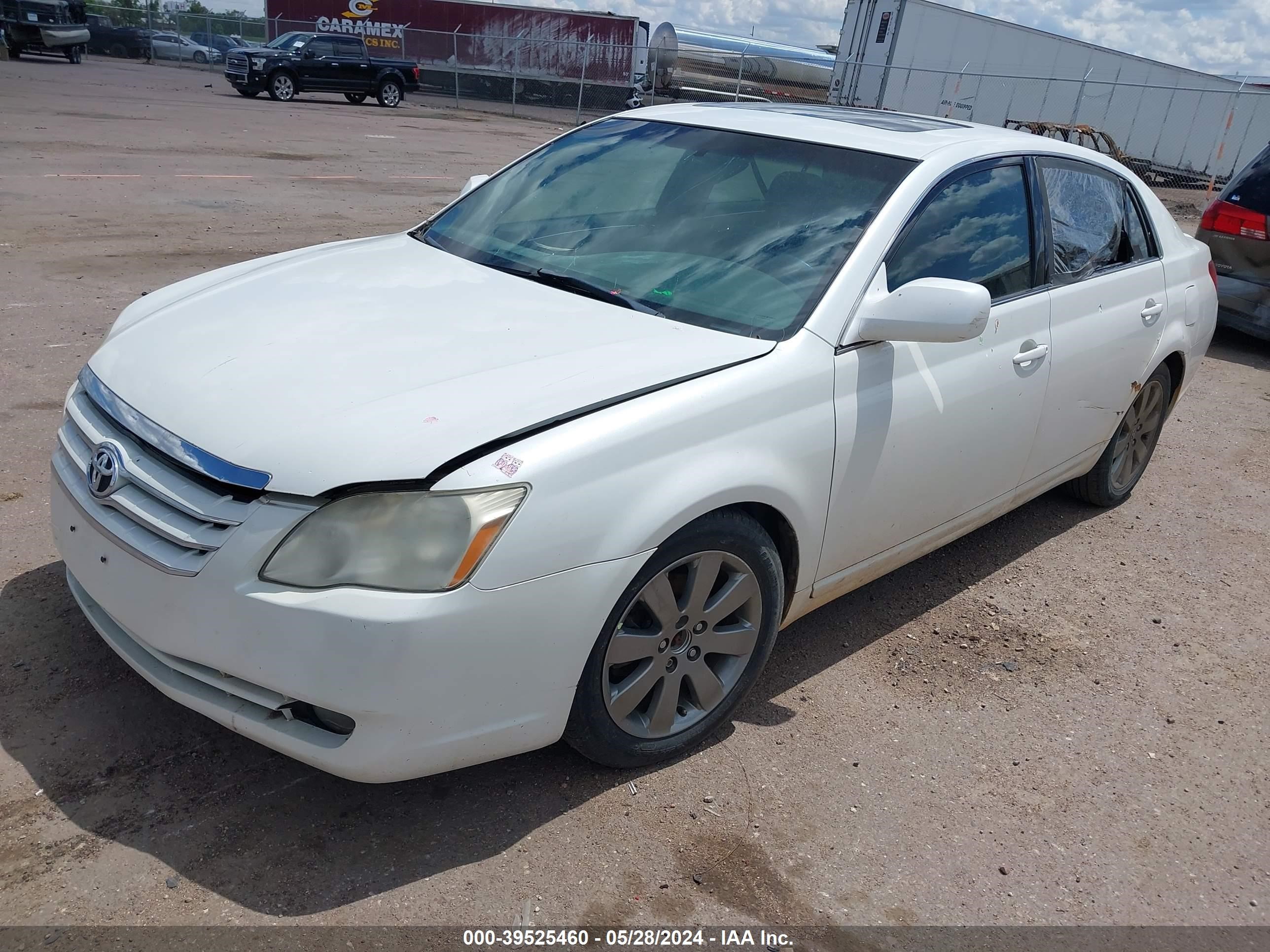 Photo 1 VIN: 4T1BK36B55U008202 - TOYOTA AVALON 