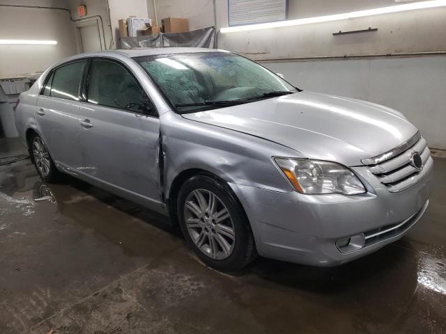 Photo 3 VIN: 4T1BK36B55U038509 - TOYOTA AVALON XL 