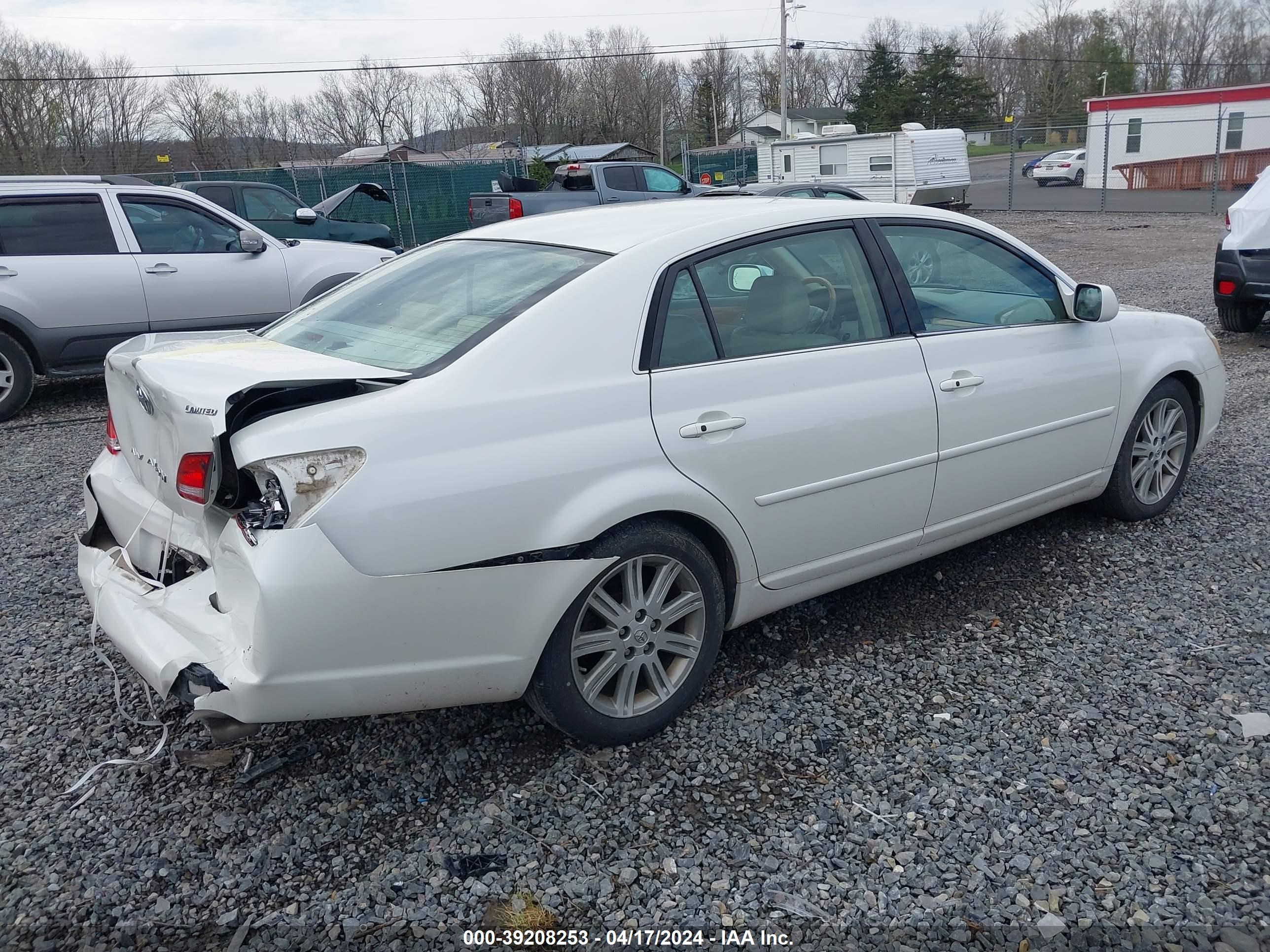 Photo 3 VIN: 4T1BK36B57U234422 - TOYOTA AVALON 