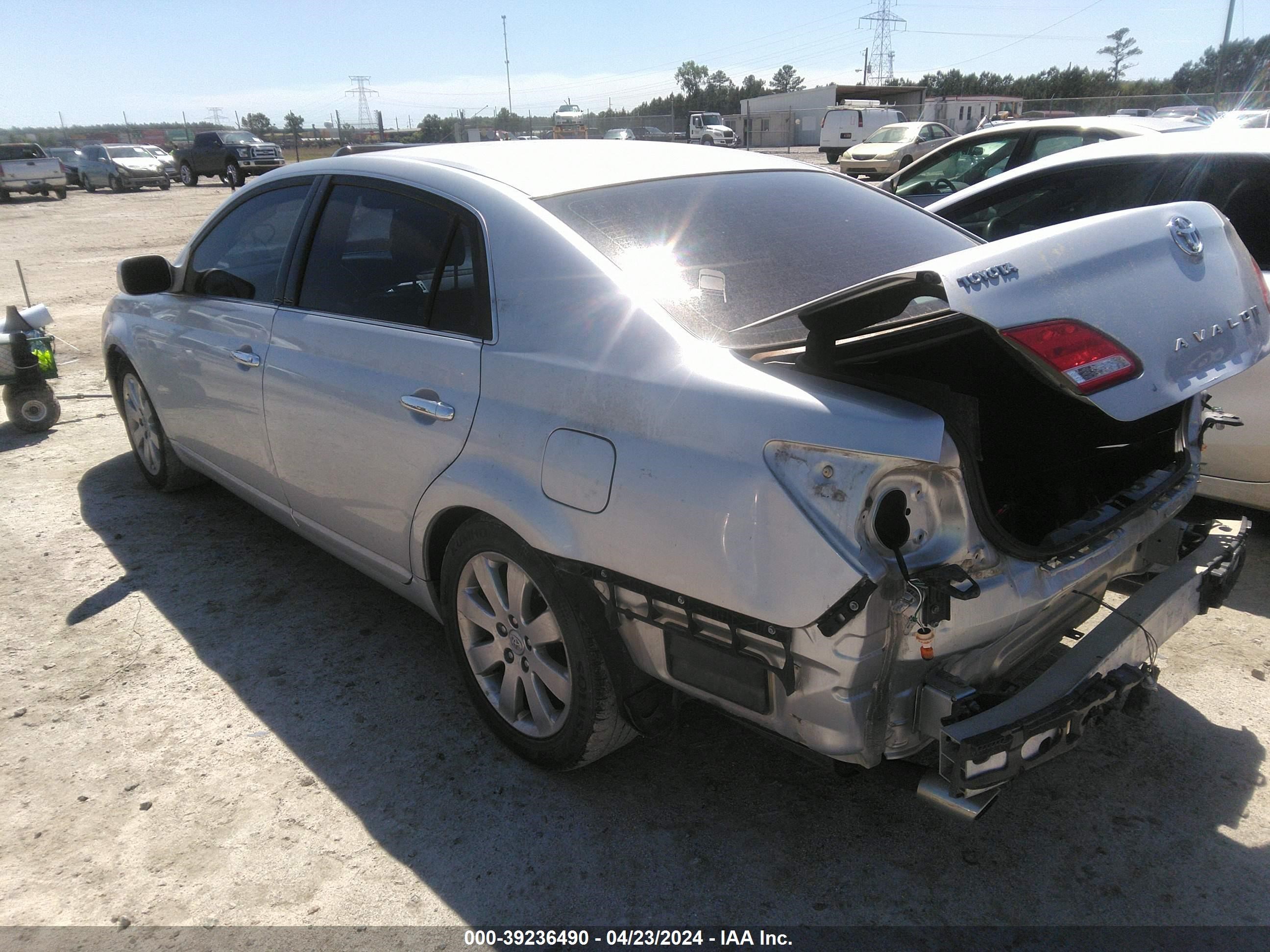 Photo 2 VIN: 4T1BK36B57U238843 - TOYOTA AVALON 