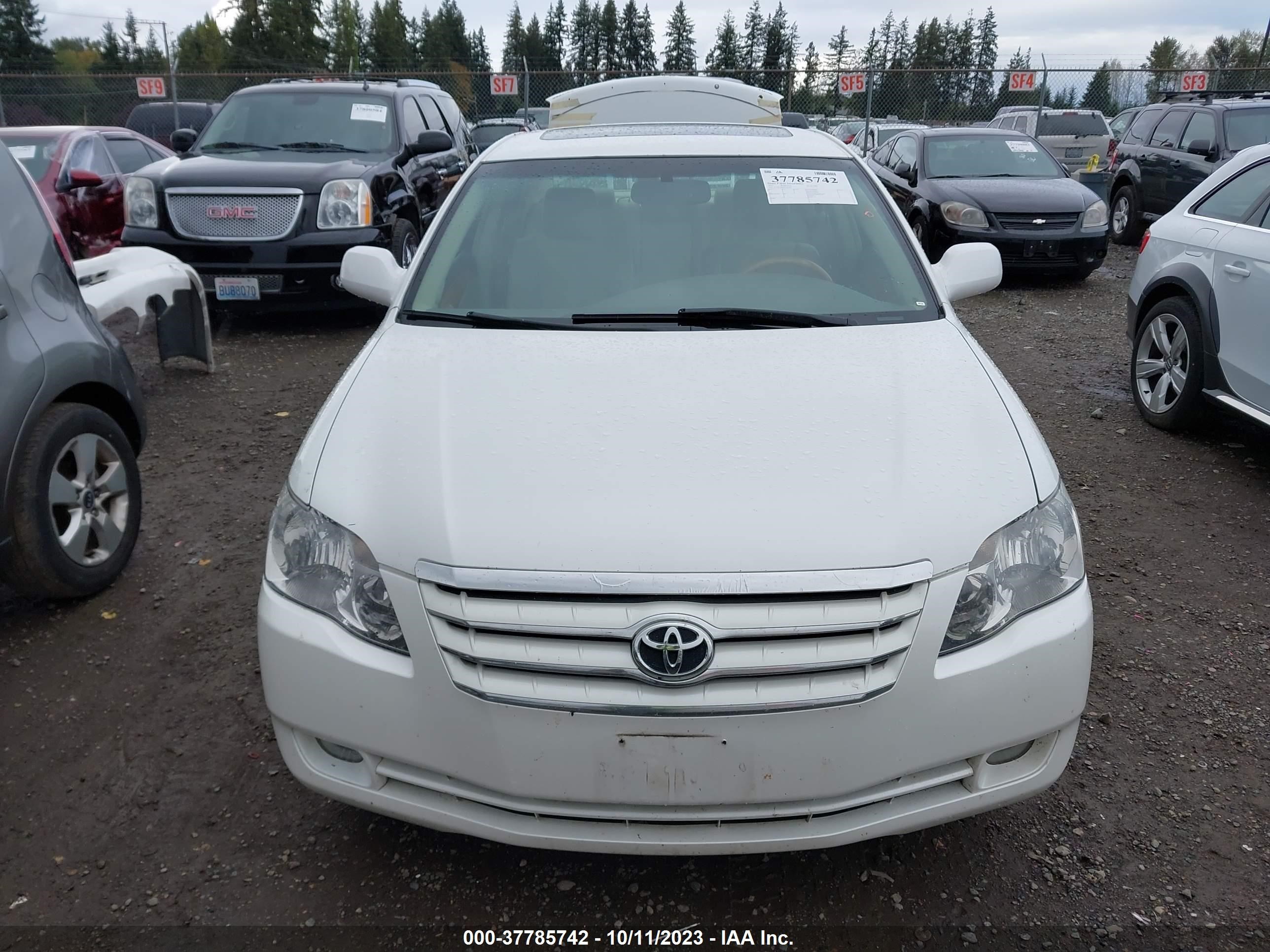 Photo 12 VIN: 4T1BK36B57U247803 - TOYOTA AVALON 