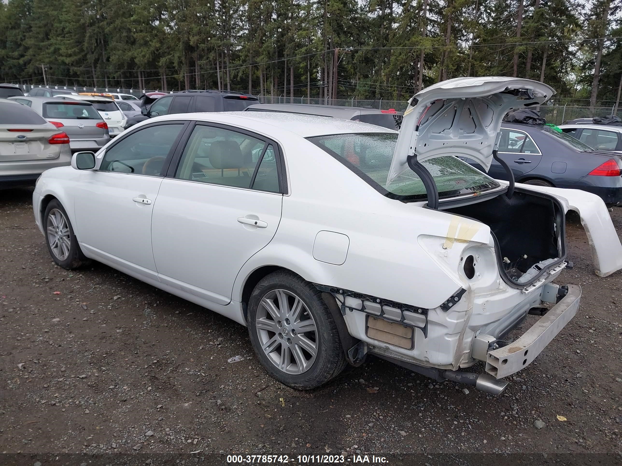 Photo 2 VIN: 4T1BK36B57U247803 - TOYOTA AVALON 