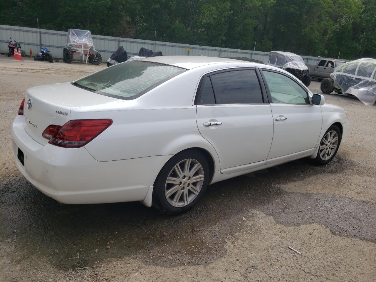 Photo 2 VIN: 4T1BK36B58U257474 - TOYOTA AVALON 